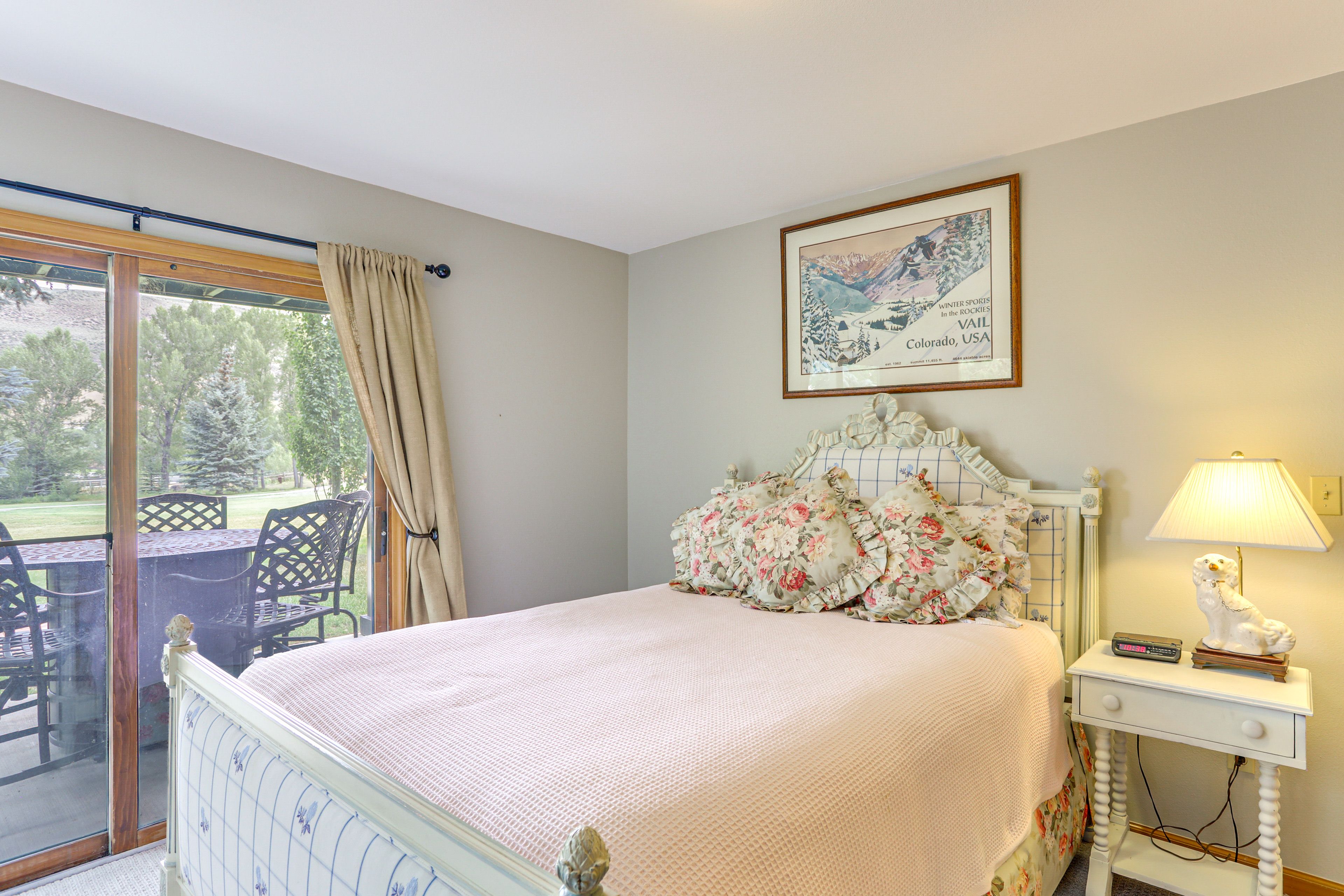 Bedroom 3 | Queen Bed