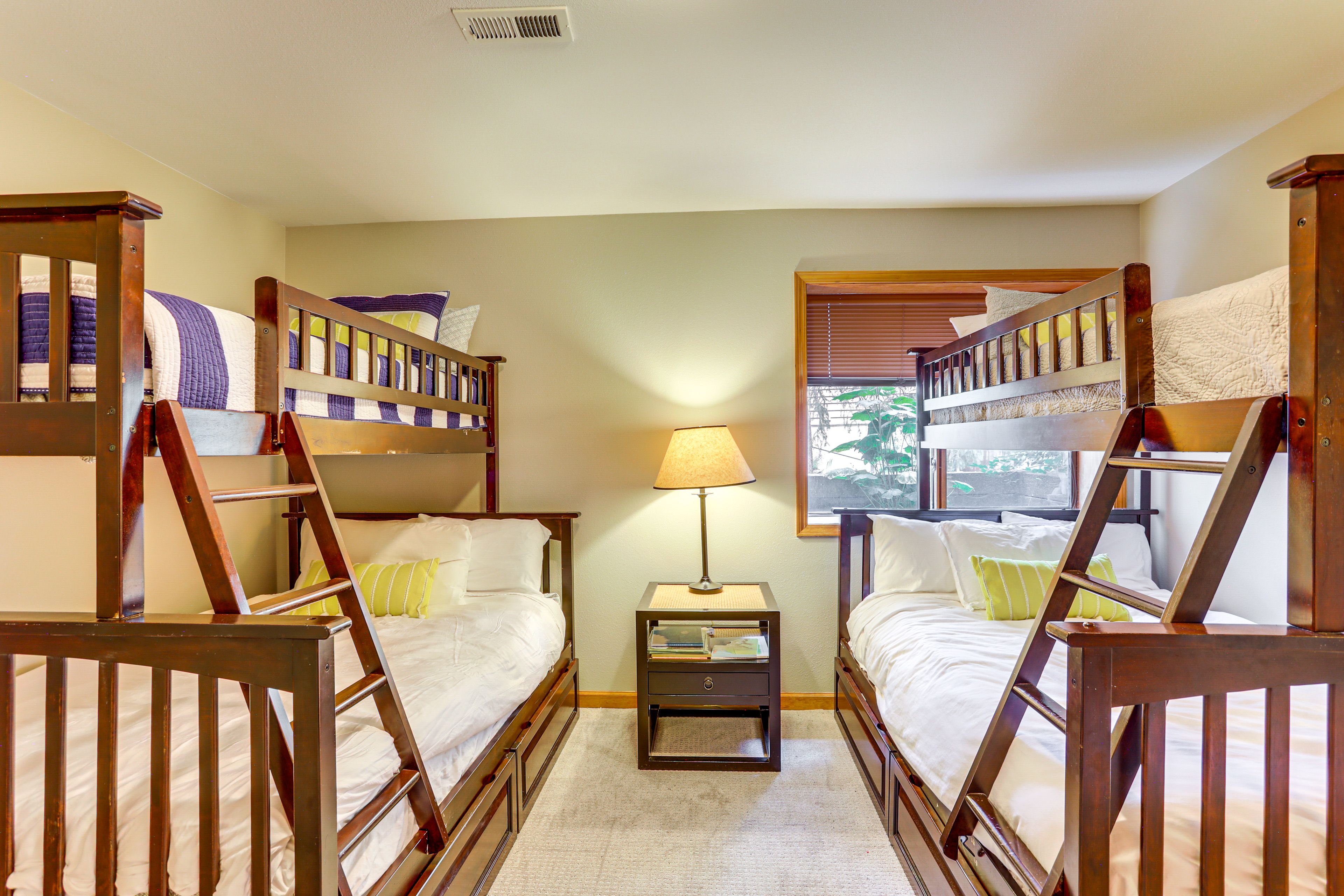 Bedroom 4 | 2 Twin/Full Bunk Beds