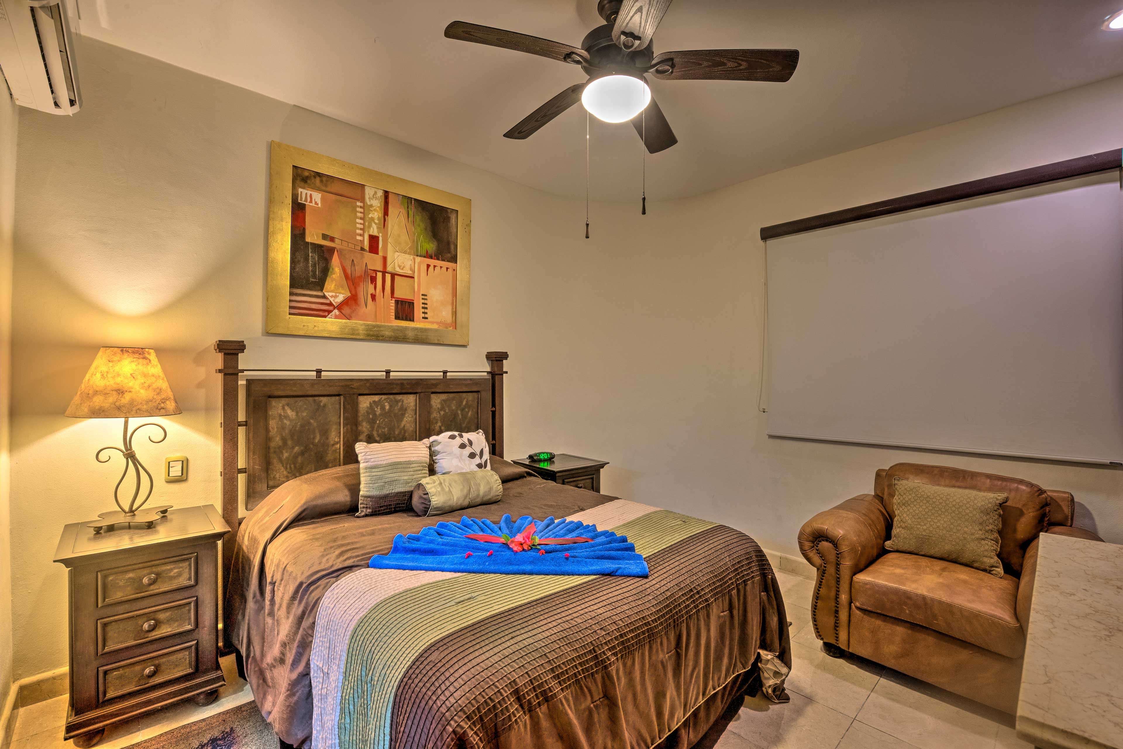 Bedroom 2 | Queen Bed