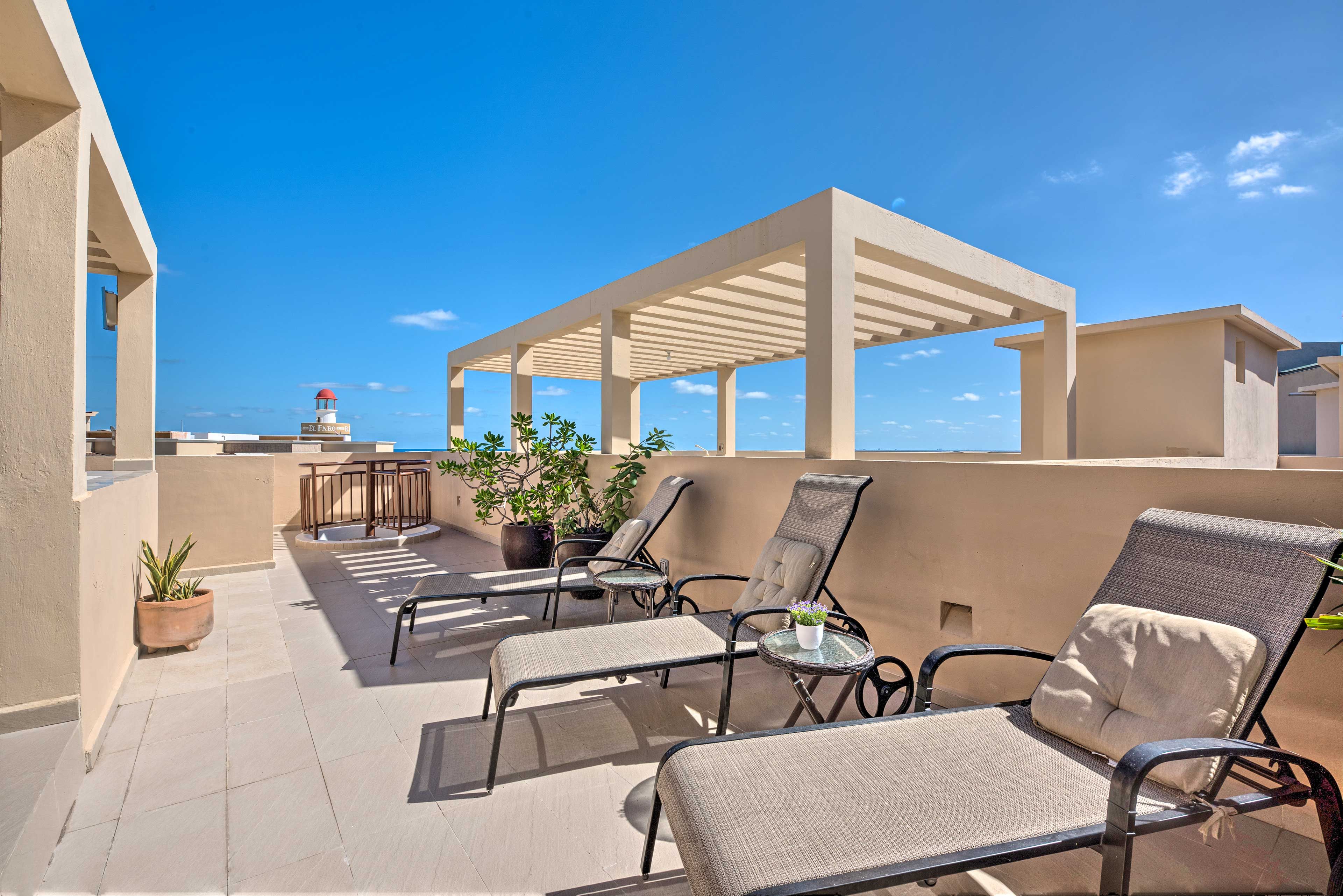 Playa Del Carmen Vacation Rental | 2BR | 2BA | Step-Free Access | 1,100 Sq Ft