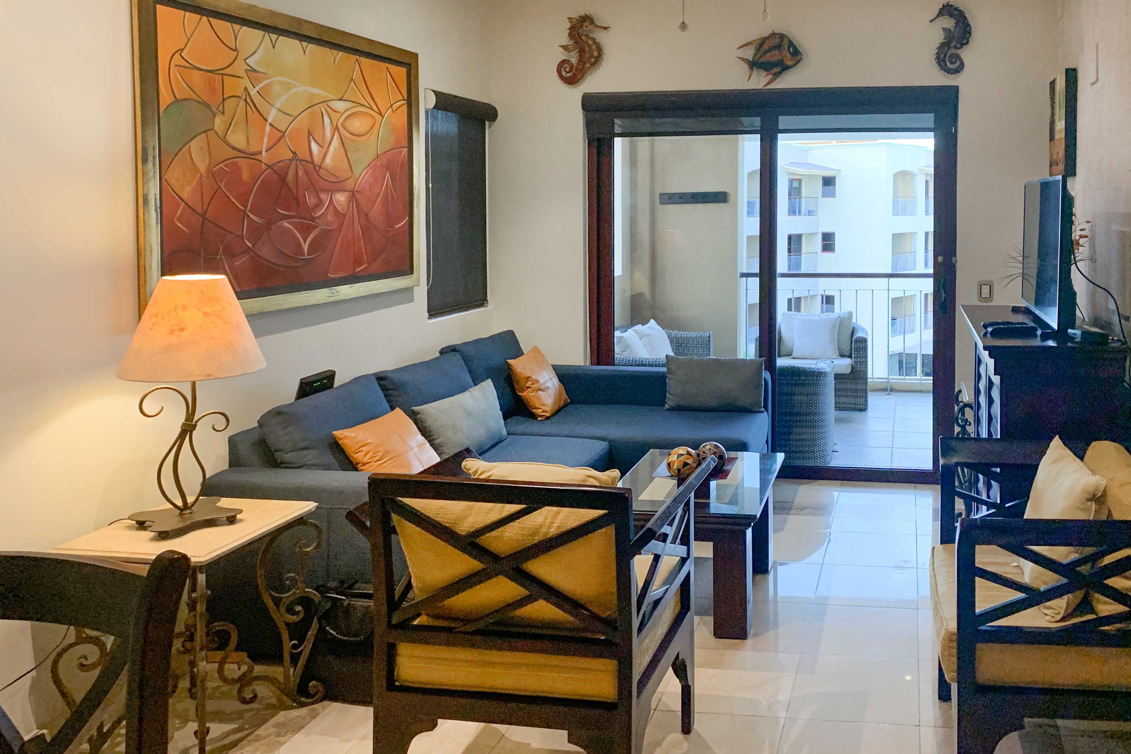 Living Room | Central A/C | Smart TV | Free WiFi