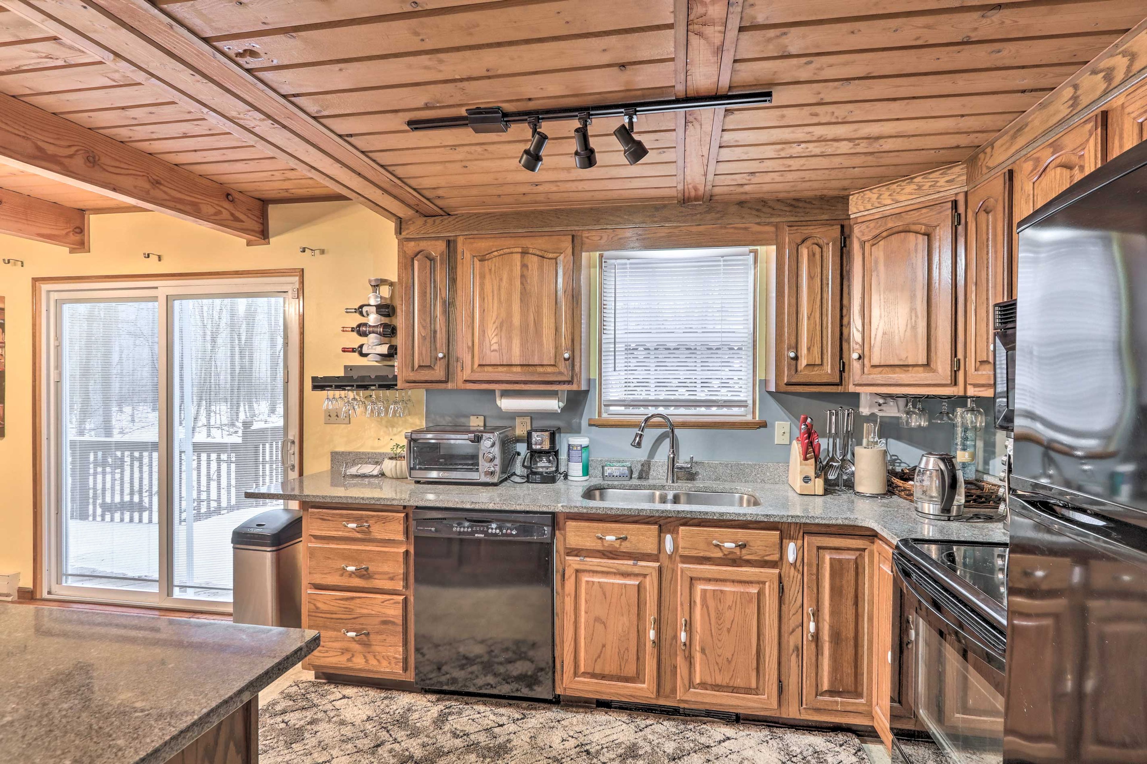 Kitchen | Dishware/Flatware | Pots/Pans