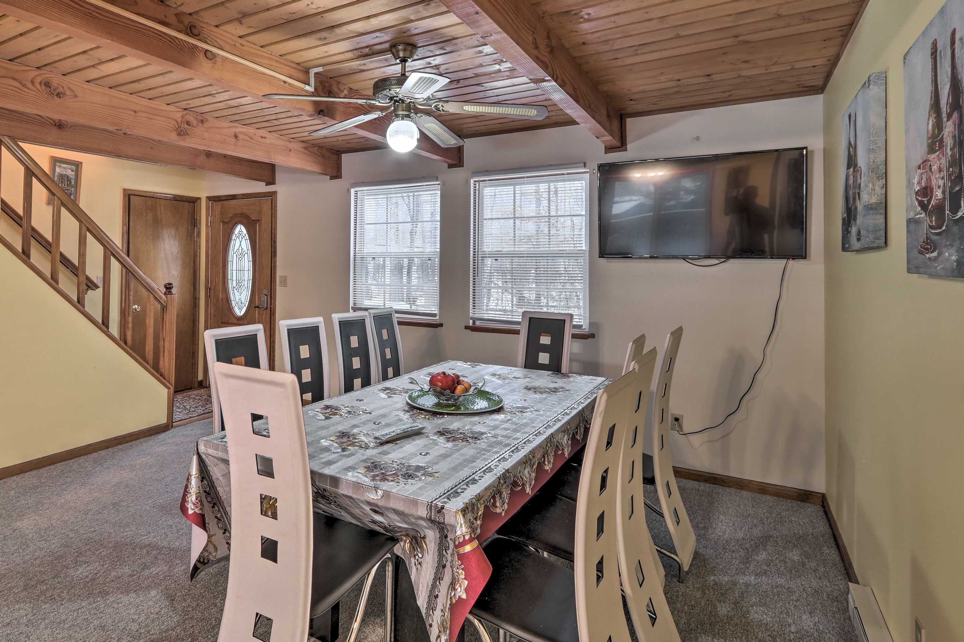 Dining Table | Cable TV