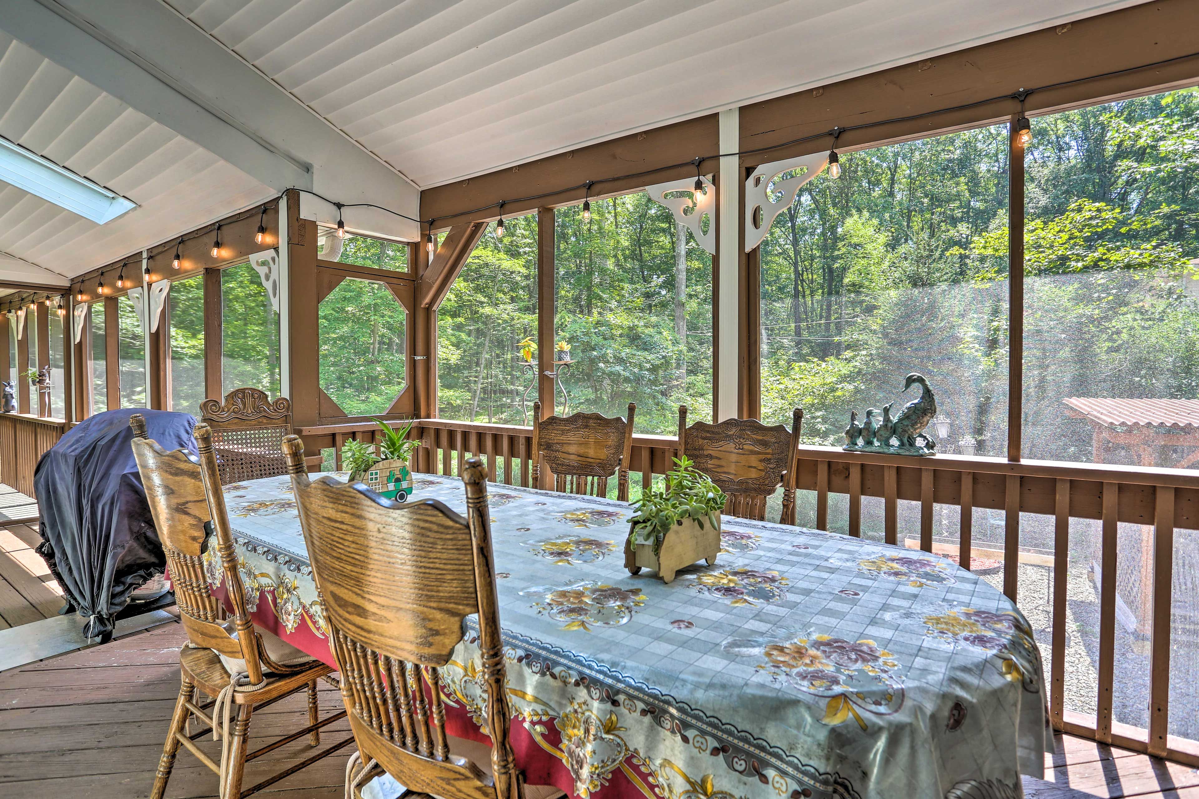 Screened-In Deck