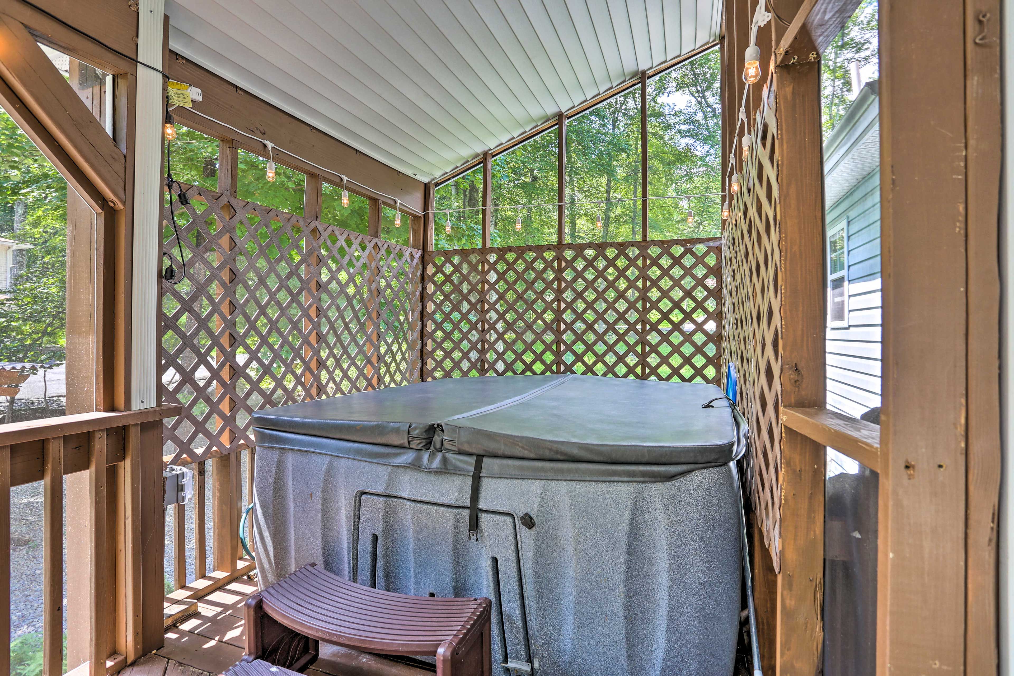 Screened-In Deck