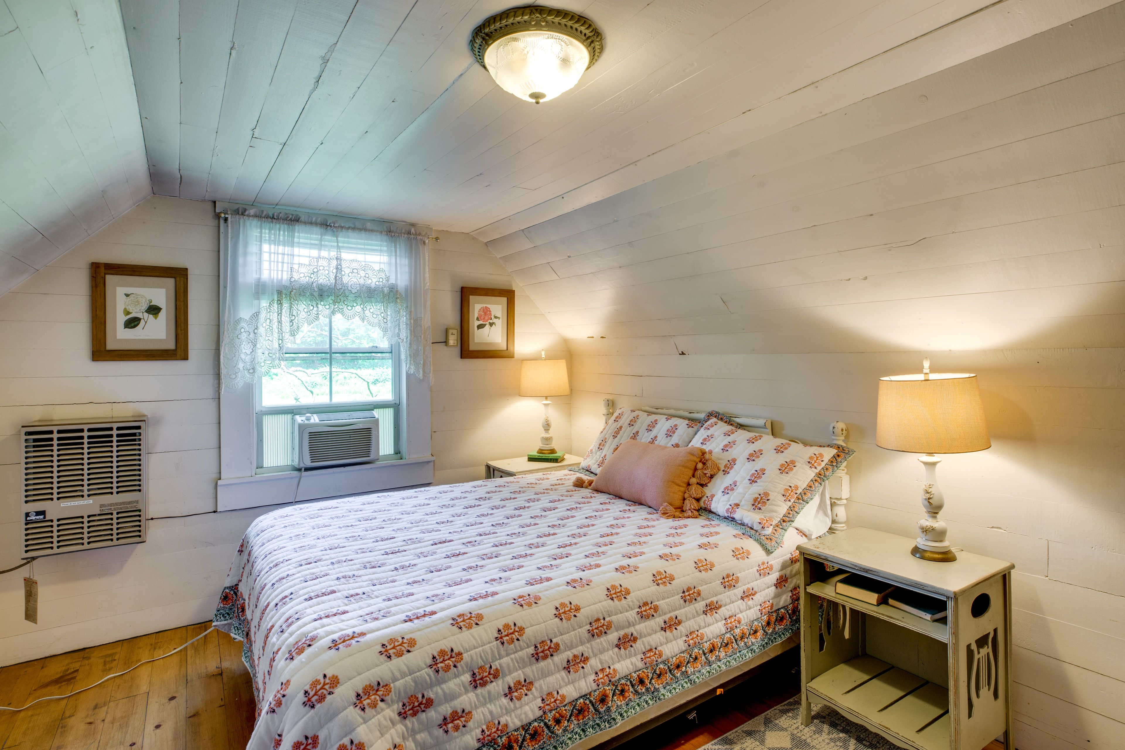 Bedroom 4 | Queen Bed
