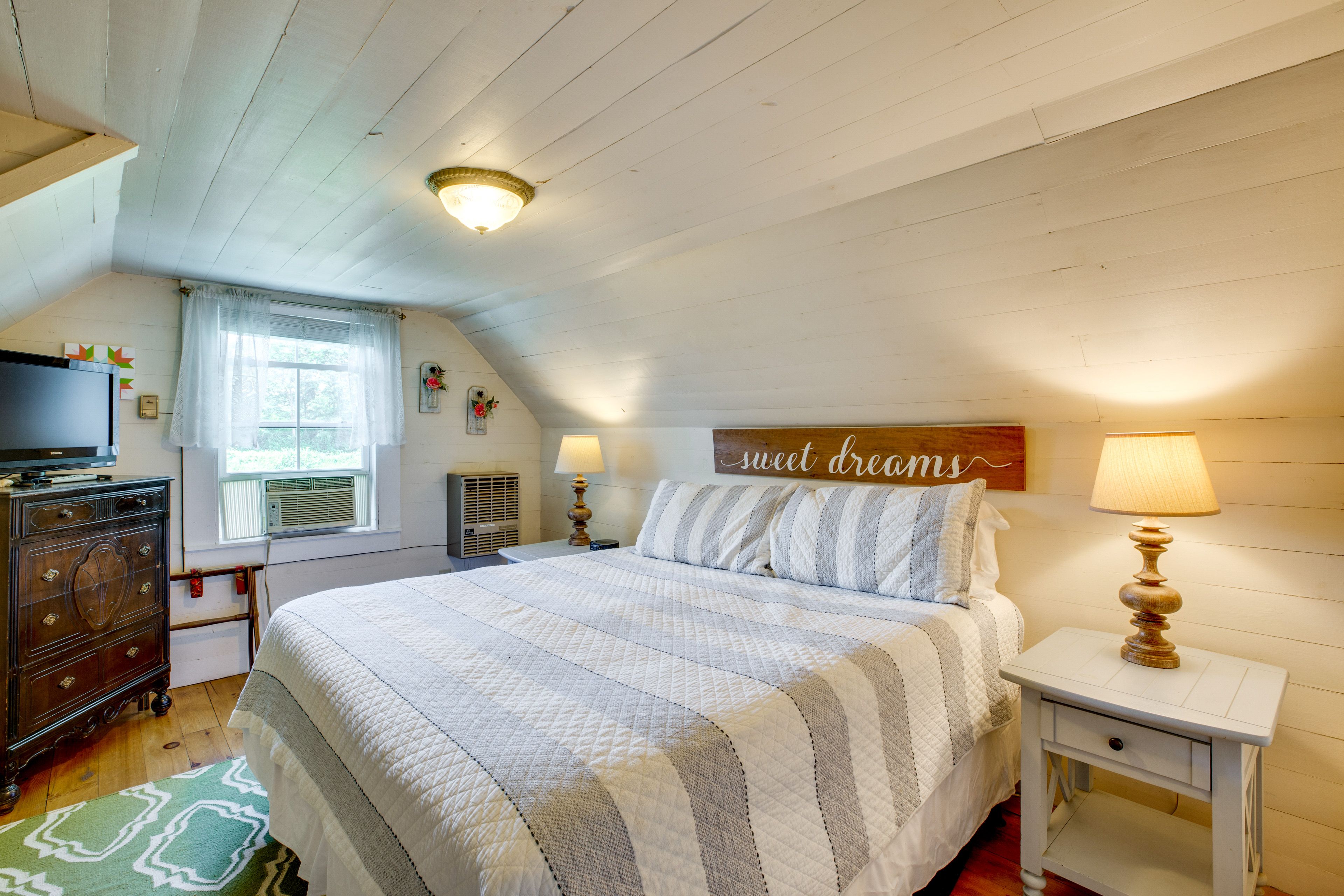 Bedroom 2 | King Bed