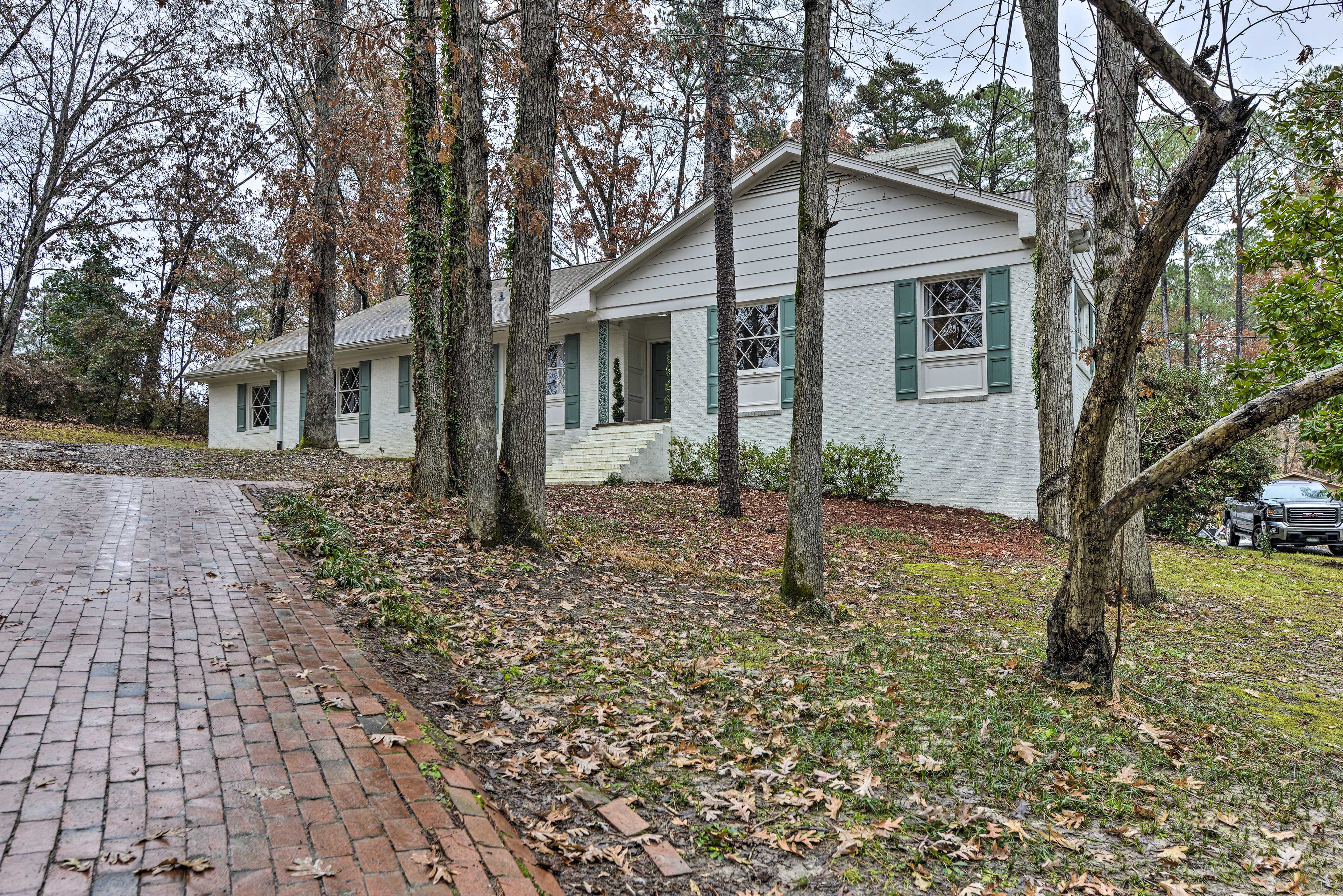 This property features a spacious driveway with room for 6 vehicles.
