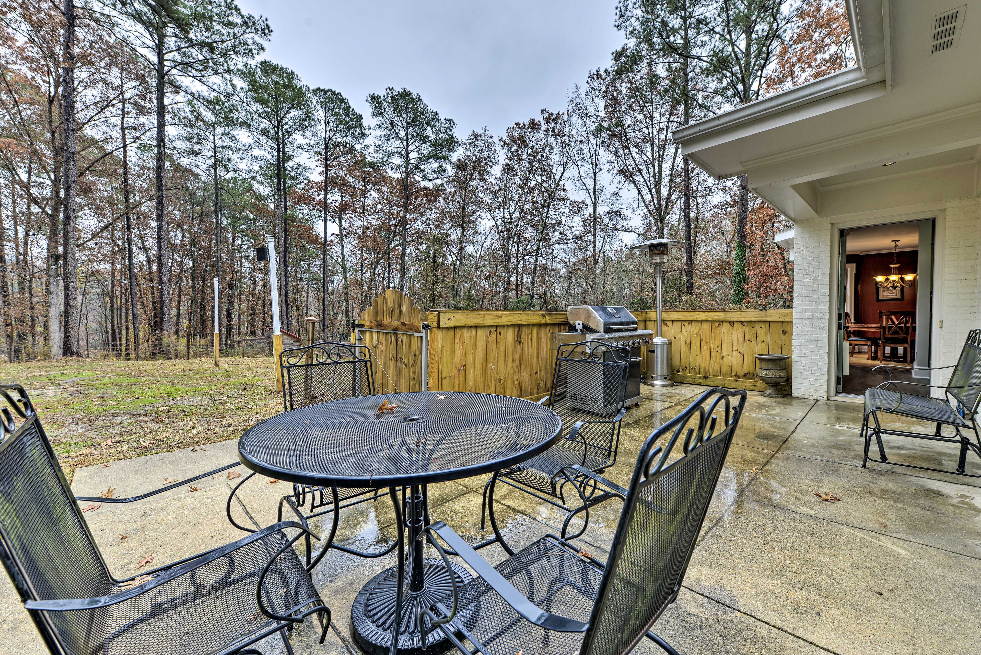 With a furnished patio, outdoor dining is always an option.
