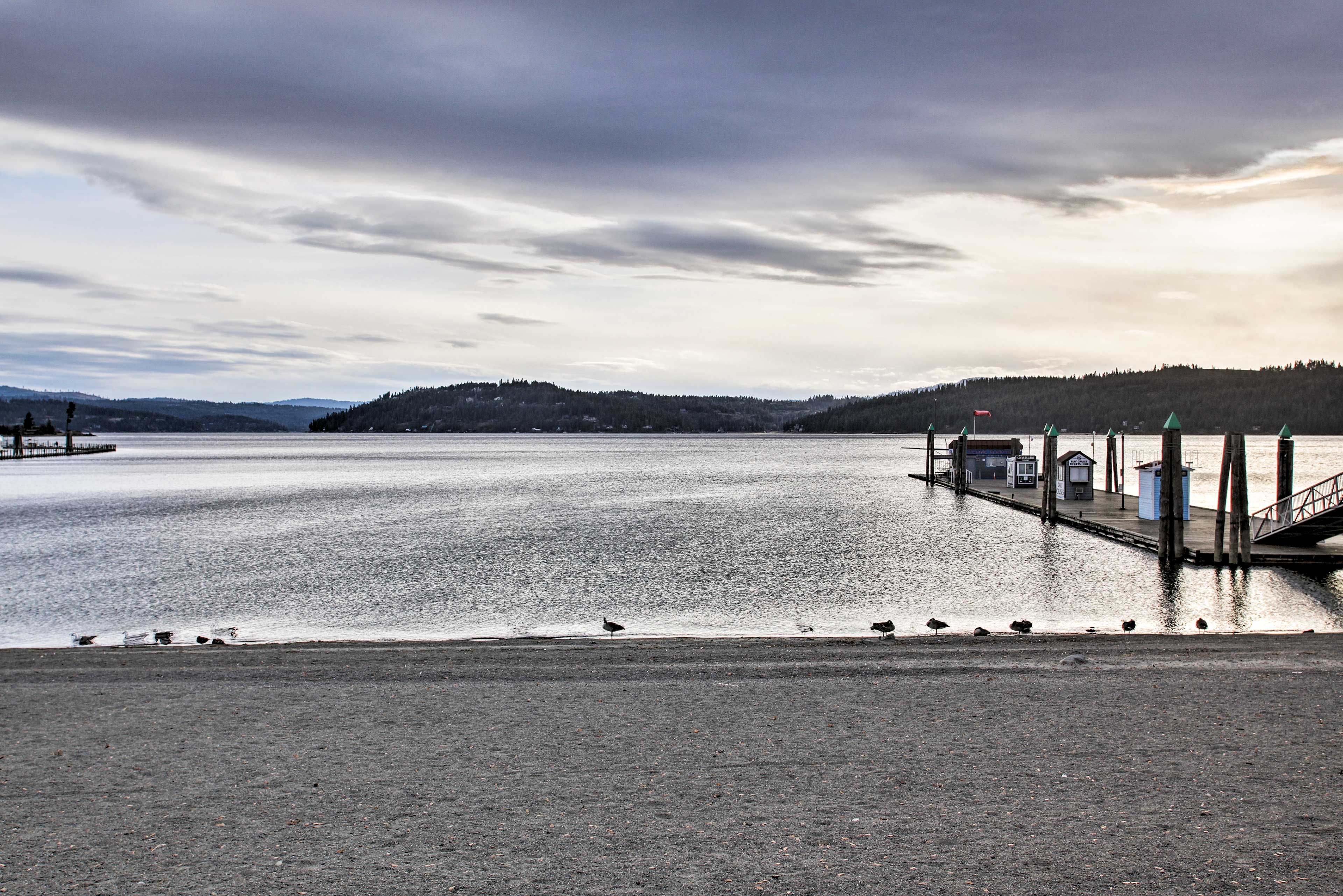 Lake Coeur d'Alene also lies just minutes away.