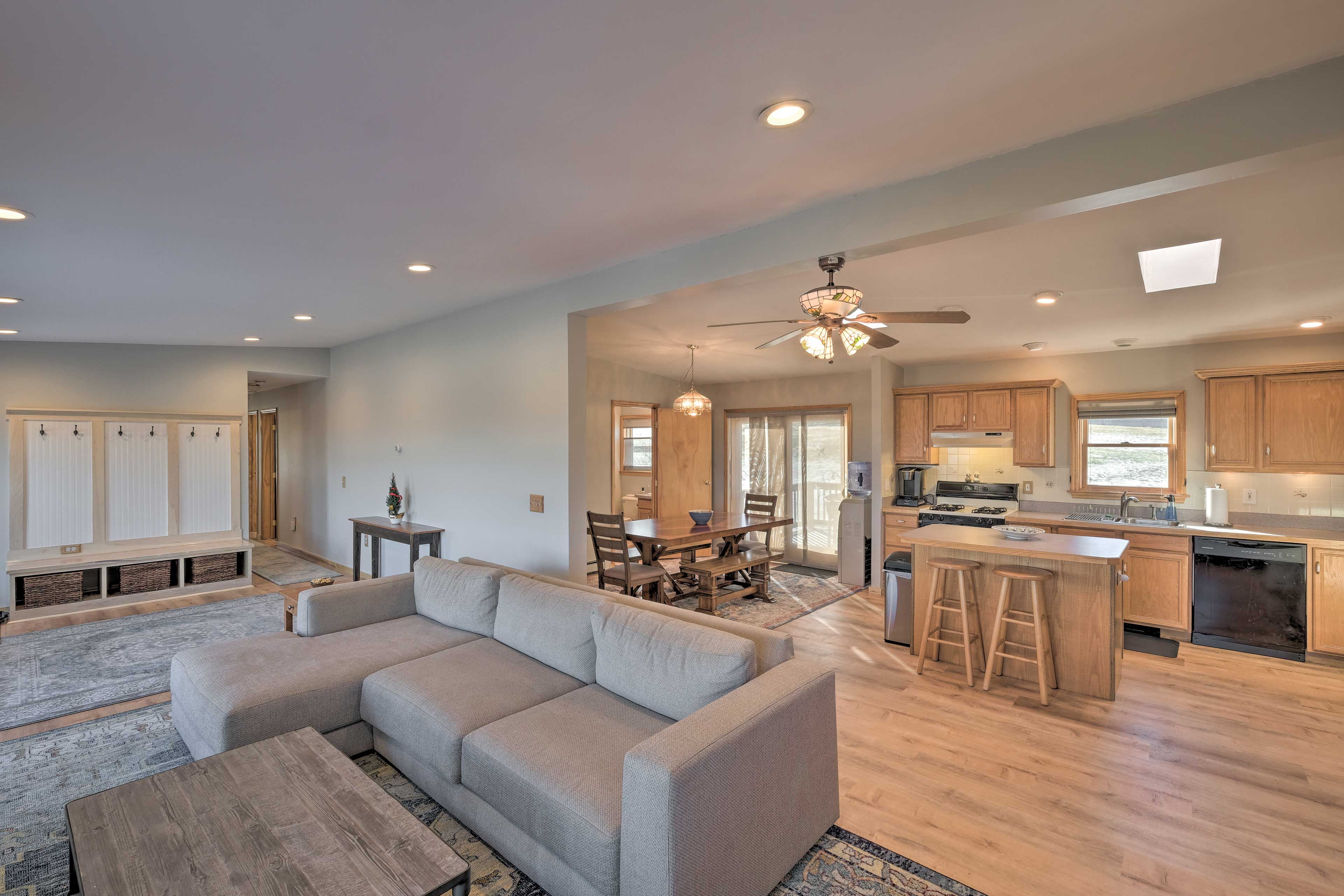 Living Room | Central Heating | Smart TV | Free WiFi