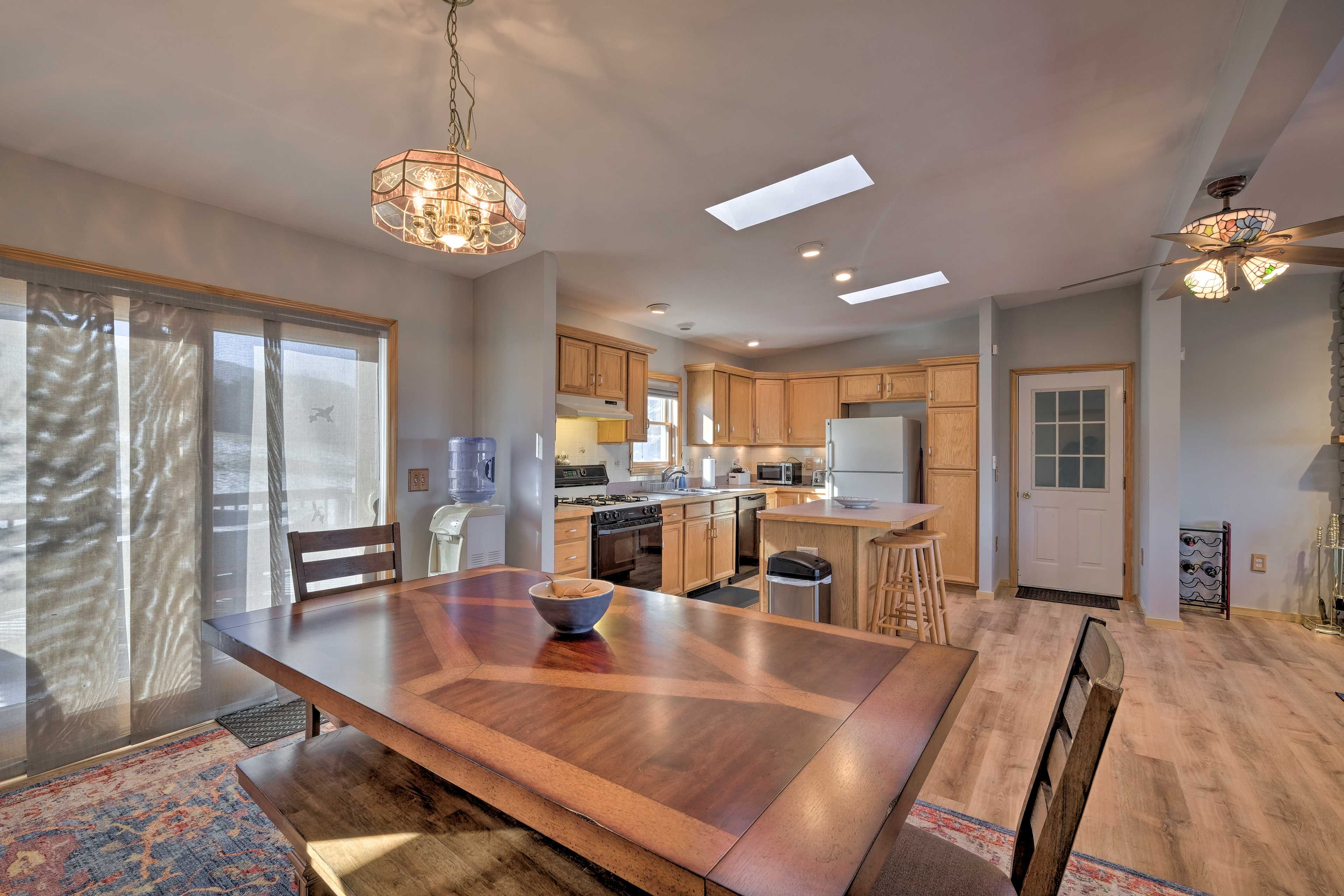 Dining Area | Dishware & Flatware