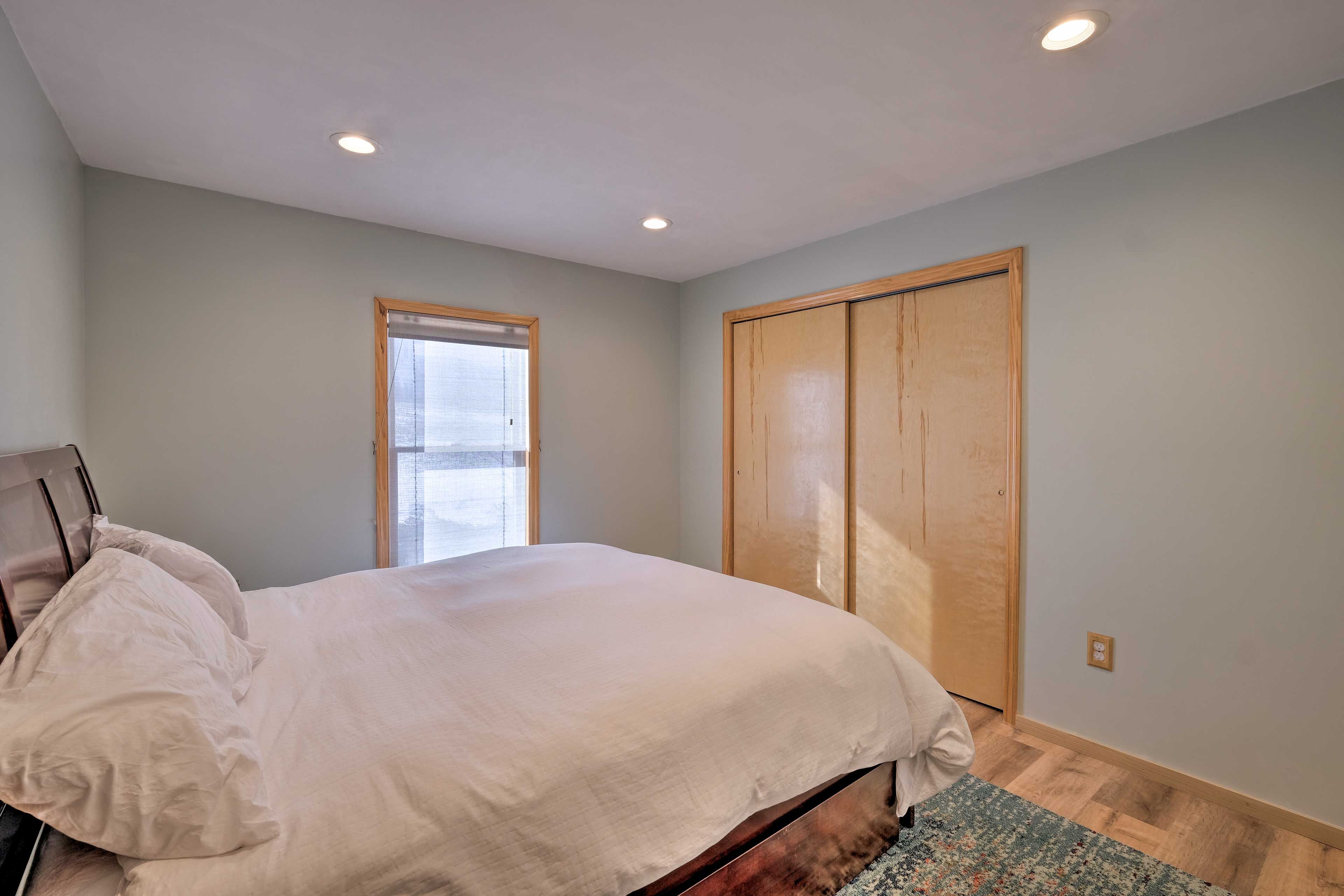 Bedroom 2 | King Bed