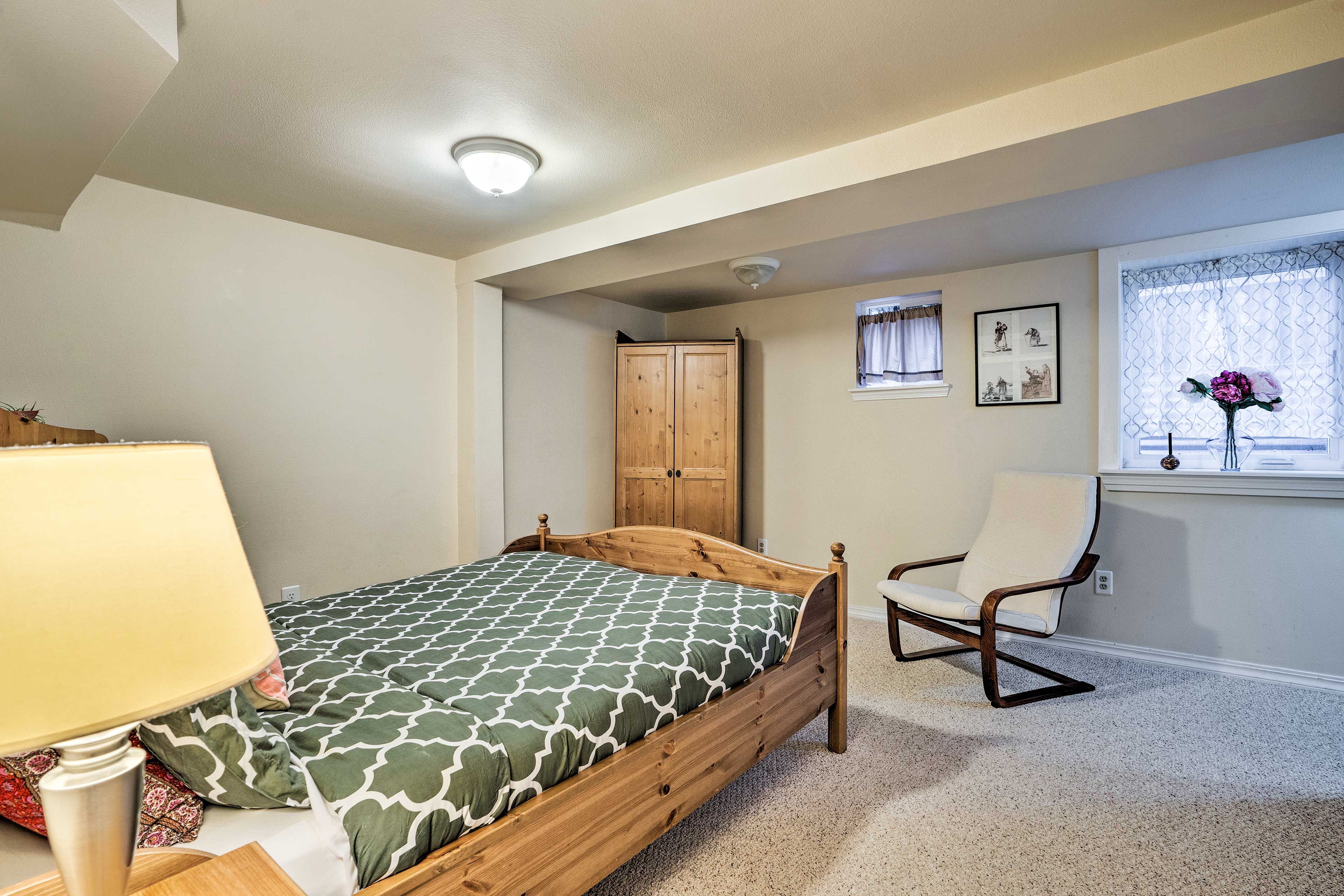 Bedroom 3 | Queen Bed
