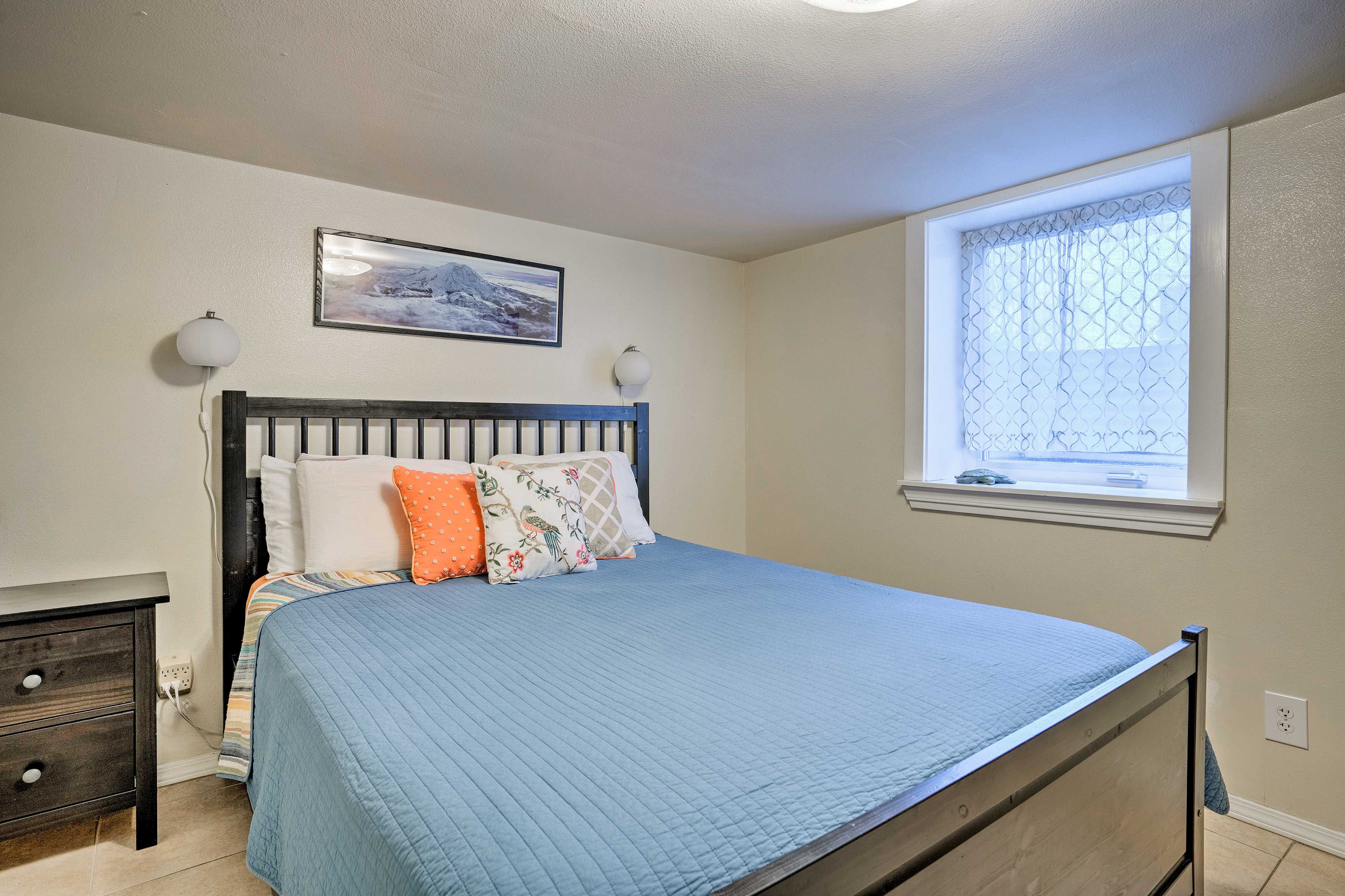 Bedroom 5 | Queen Bed