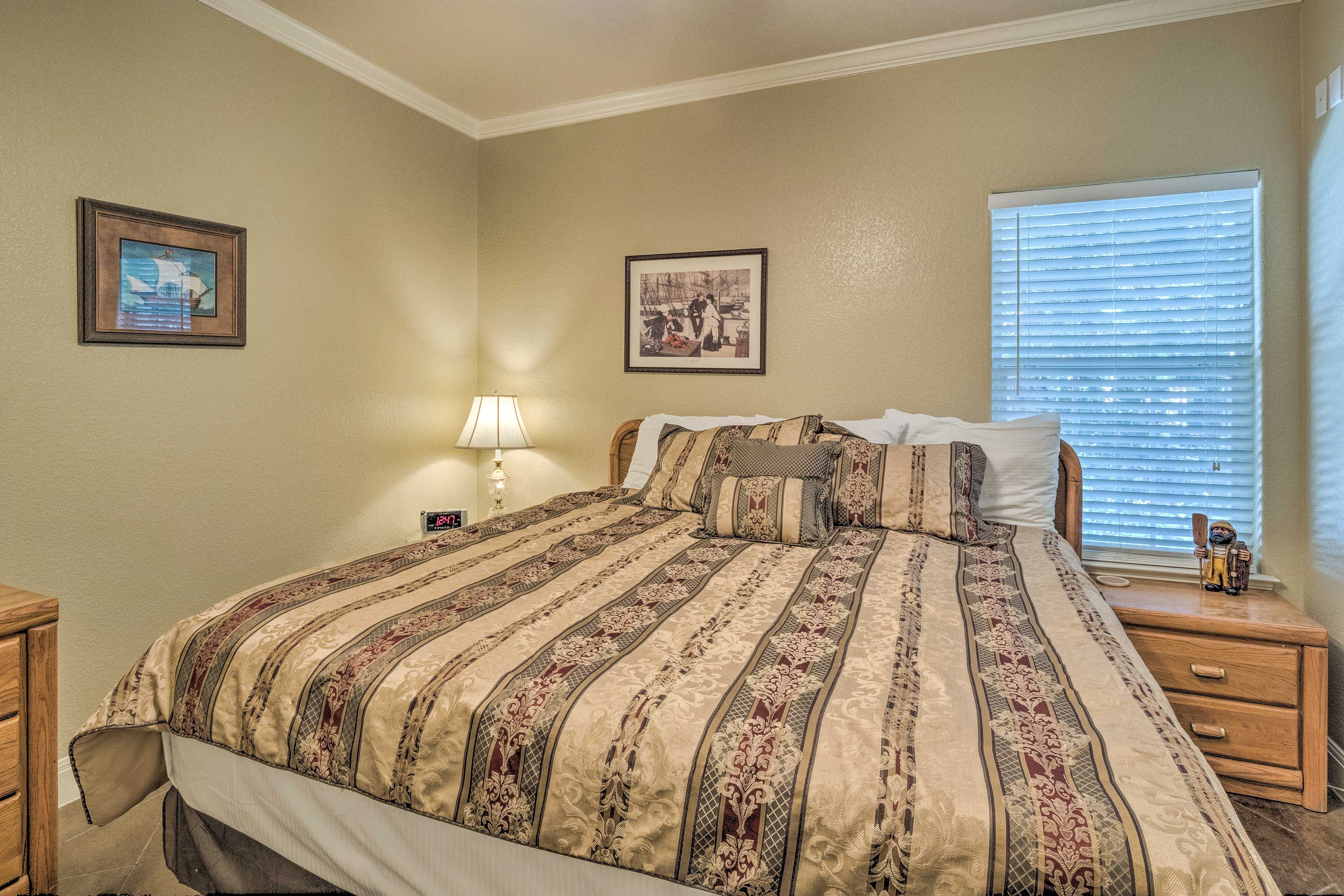 Bedroom 1 | King Bed | Linens Provided