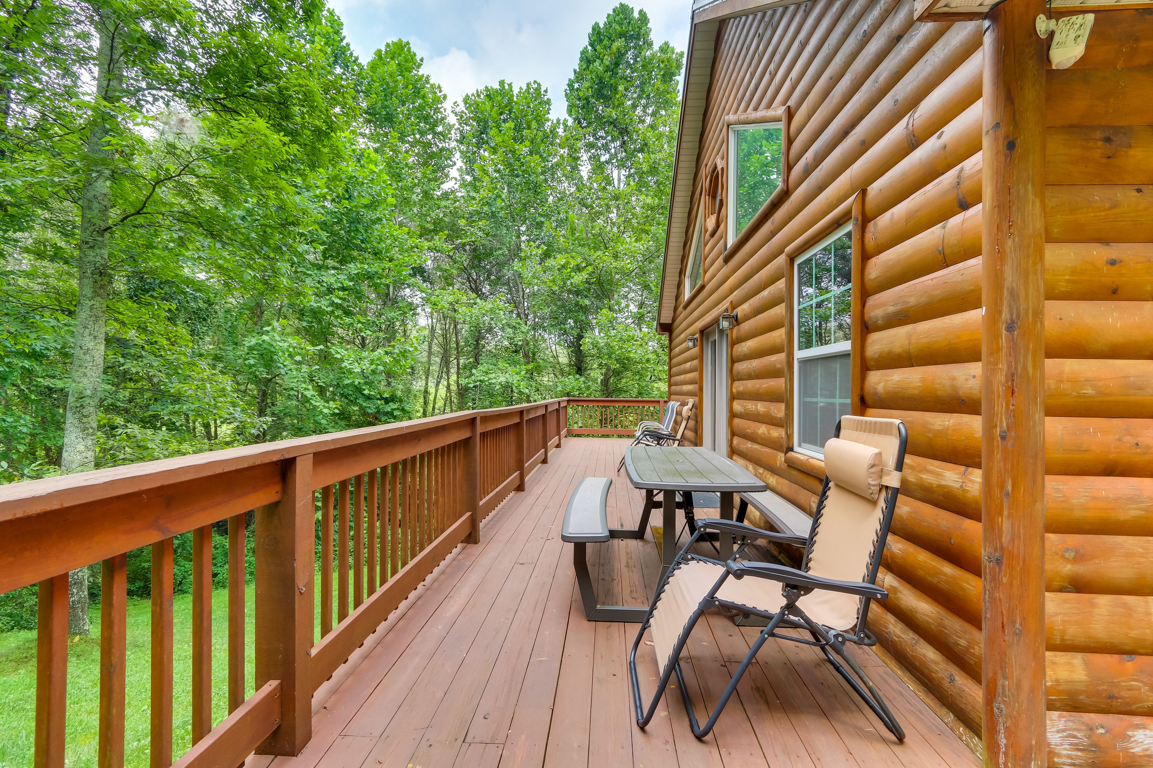 Private Deck  | Gas Grill | Porch Swing