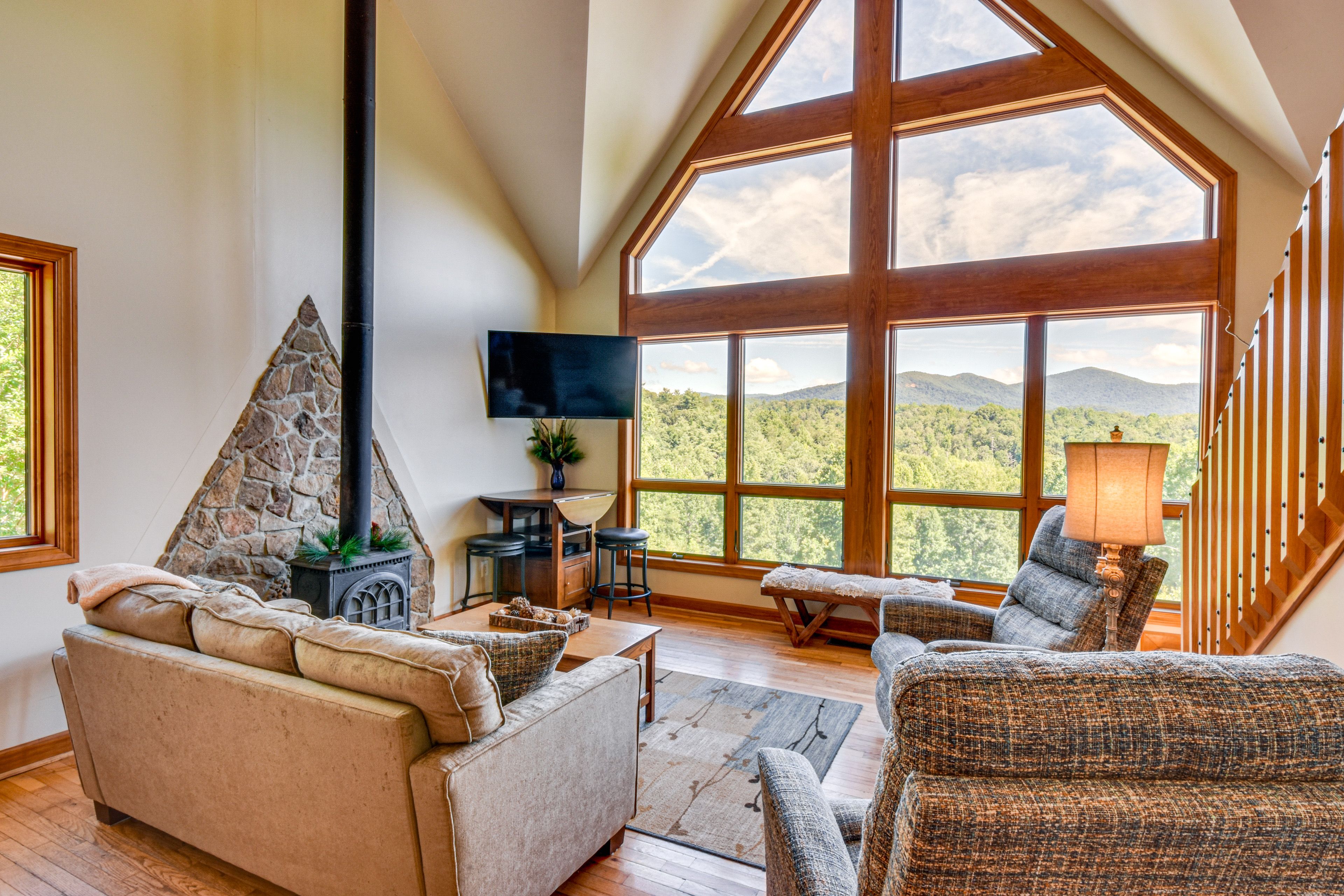Living Room | Smart TV w/ Cable | Central A/C & Heating | Decorative Stove