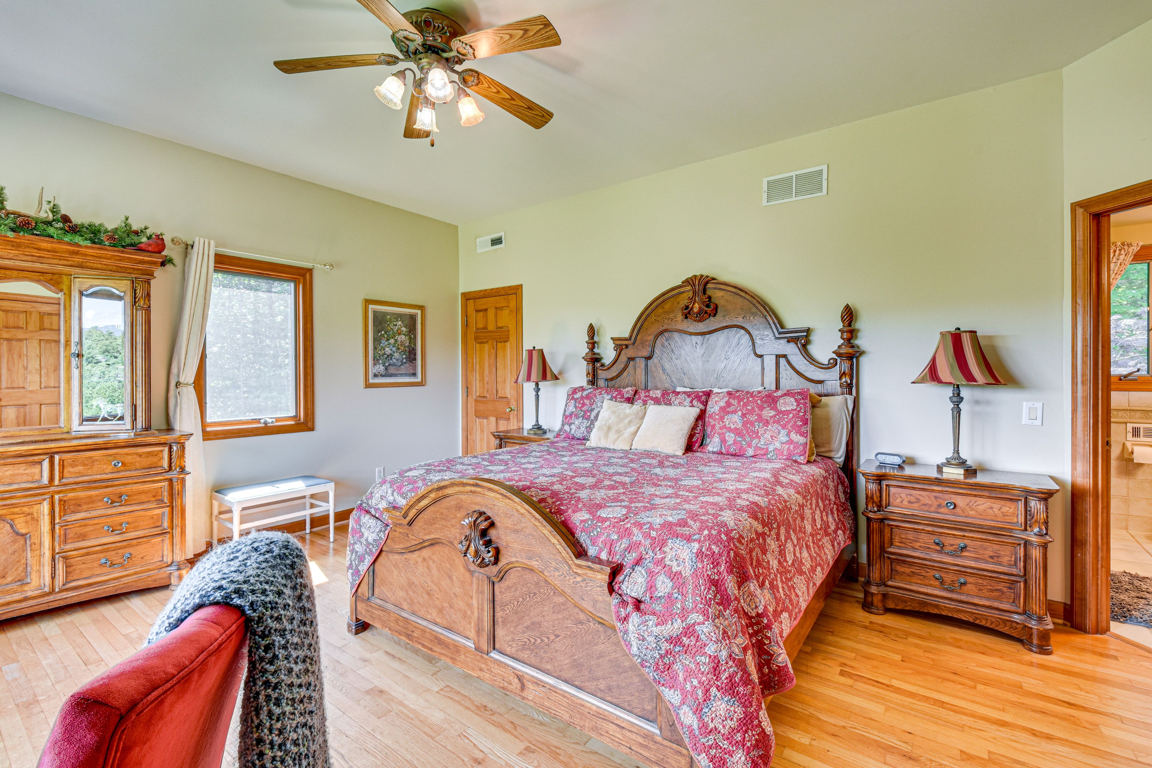 Bedroom 1 | California King Bed | Linens Provided | Top Floor