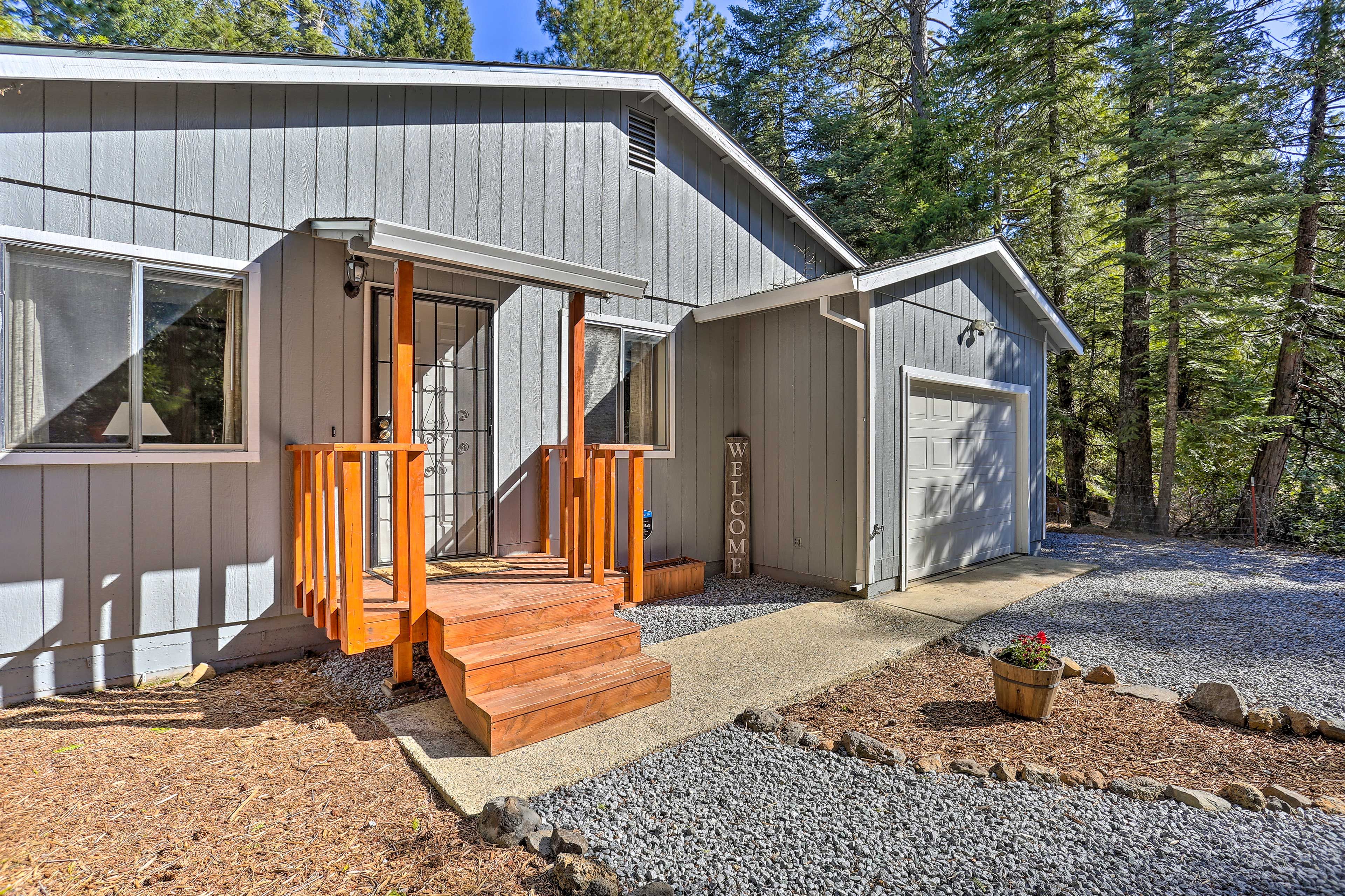 Shingletown Vacation Rental | 3BR | 1.5BA | 1,104 Sq Ft | Stairs Required