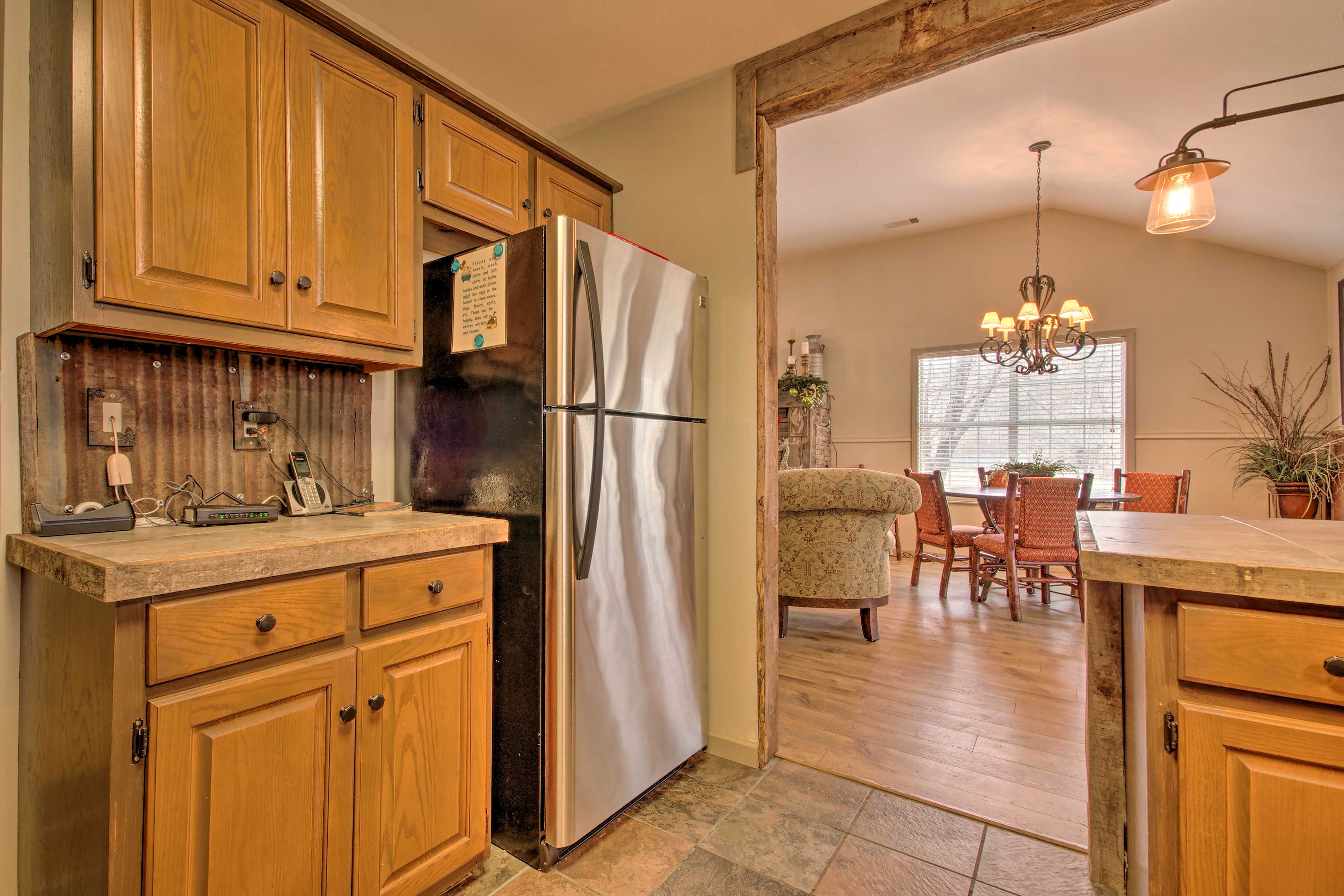 Hungry? Easily prepare a homemade meal in the fully equipped kitchen.
