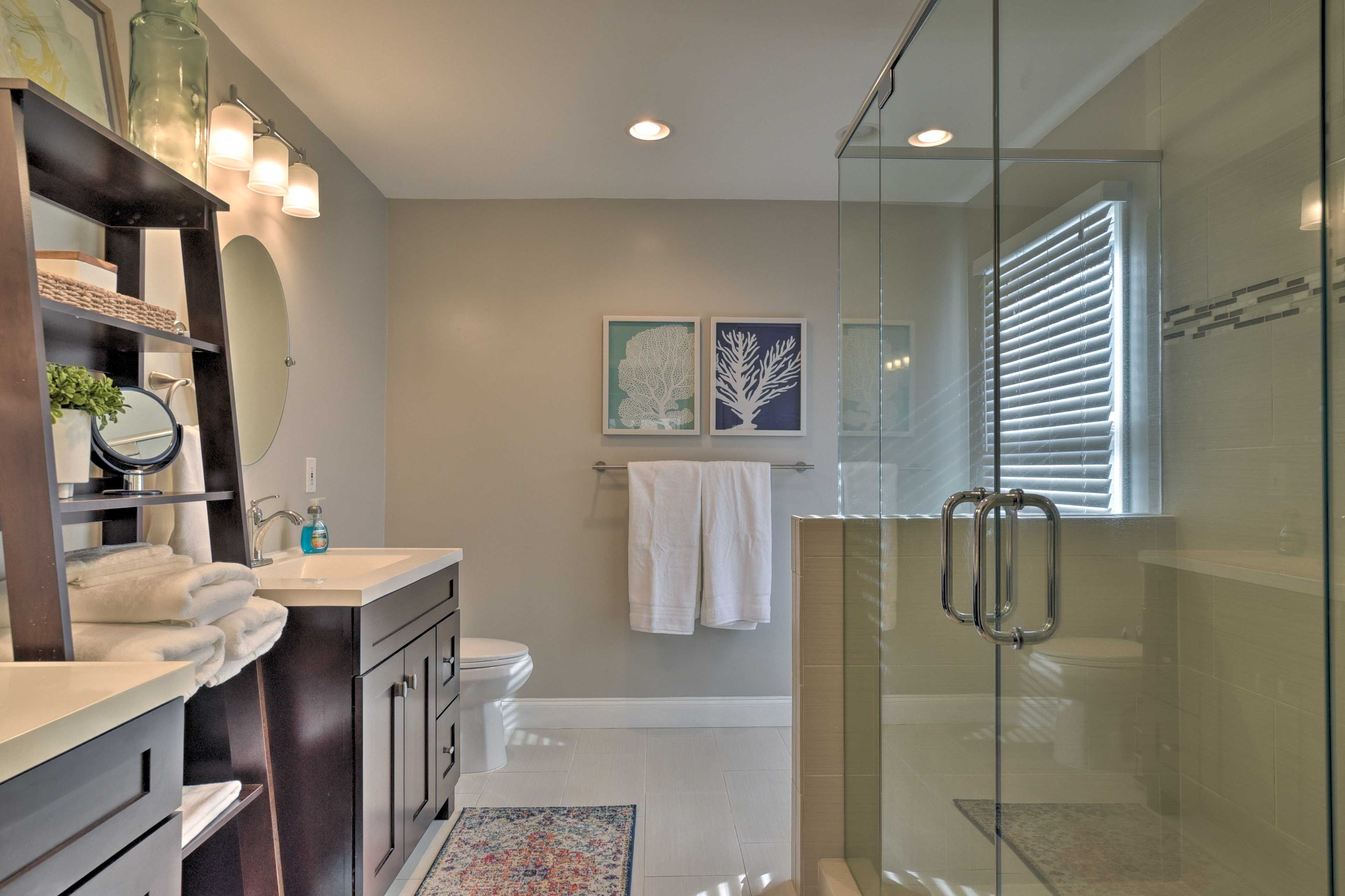 En-Suite Bathroom | Towels Provided