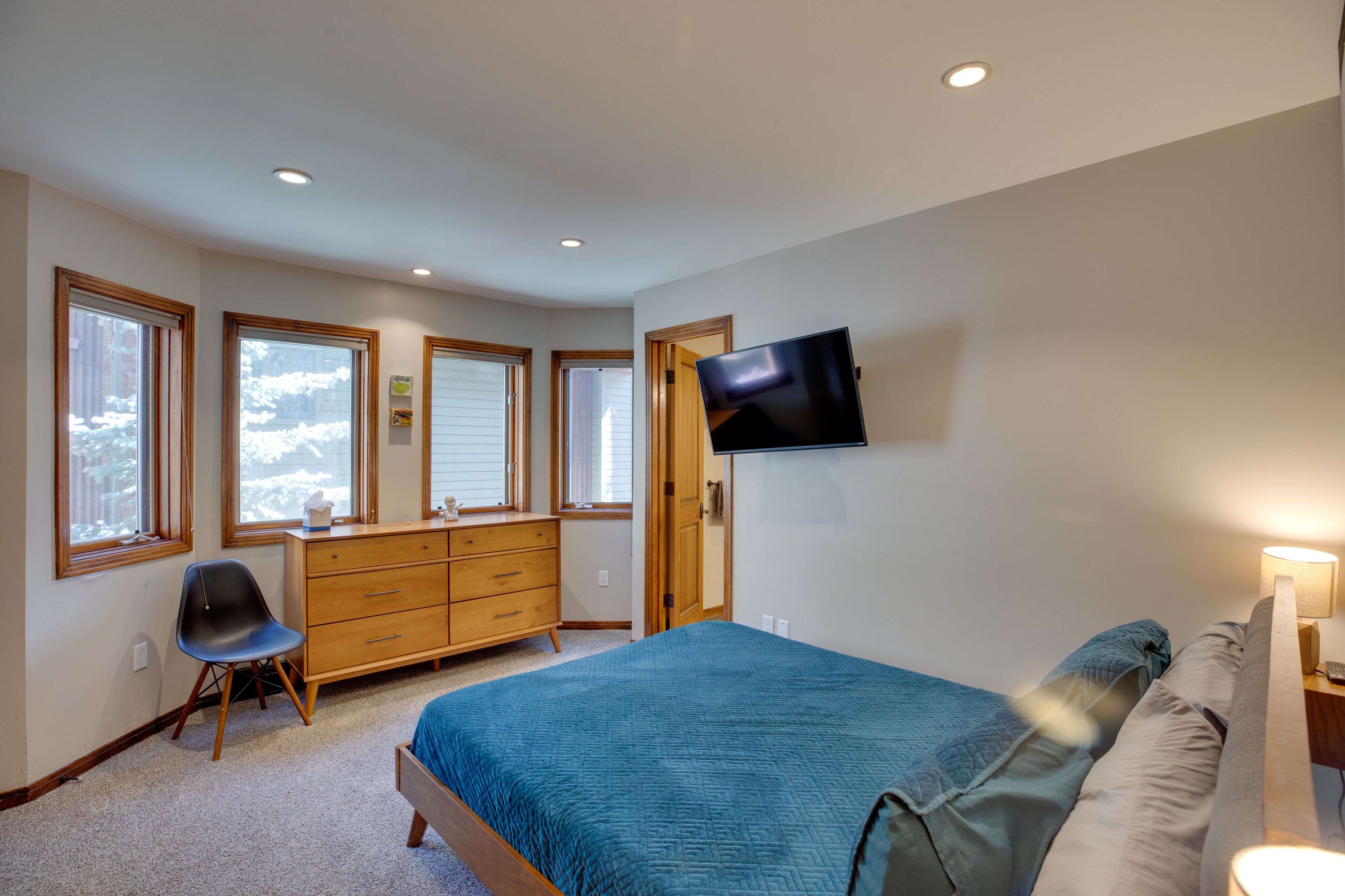 Bedroom 1 | Queen Bed | Linens Provided