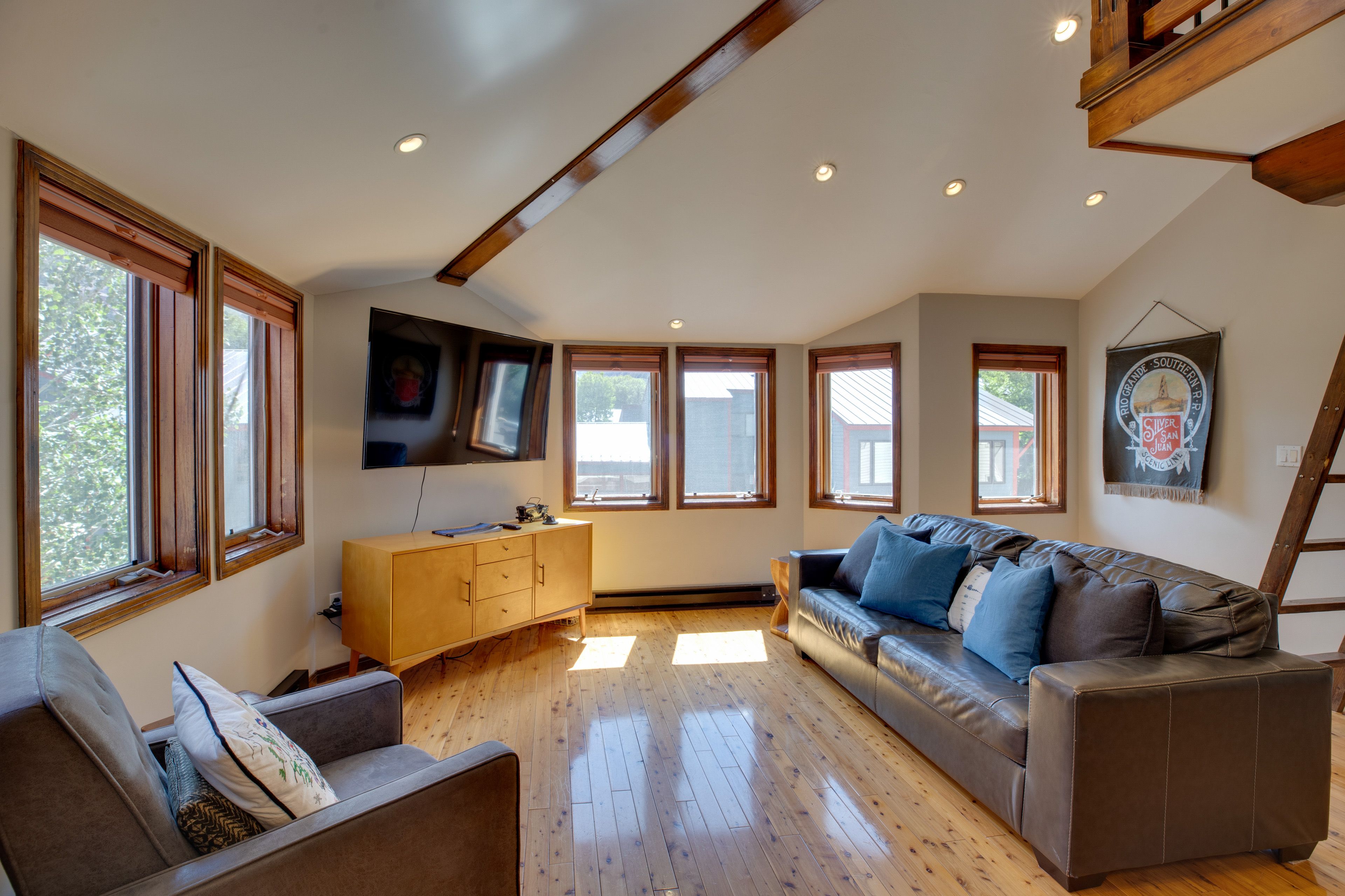 Living Room | Queen Sleeper Sofa