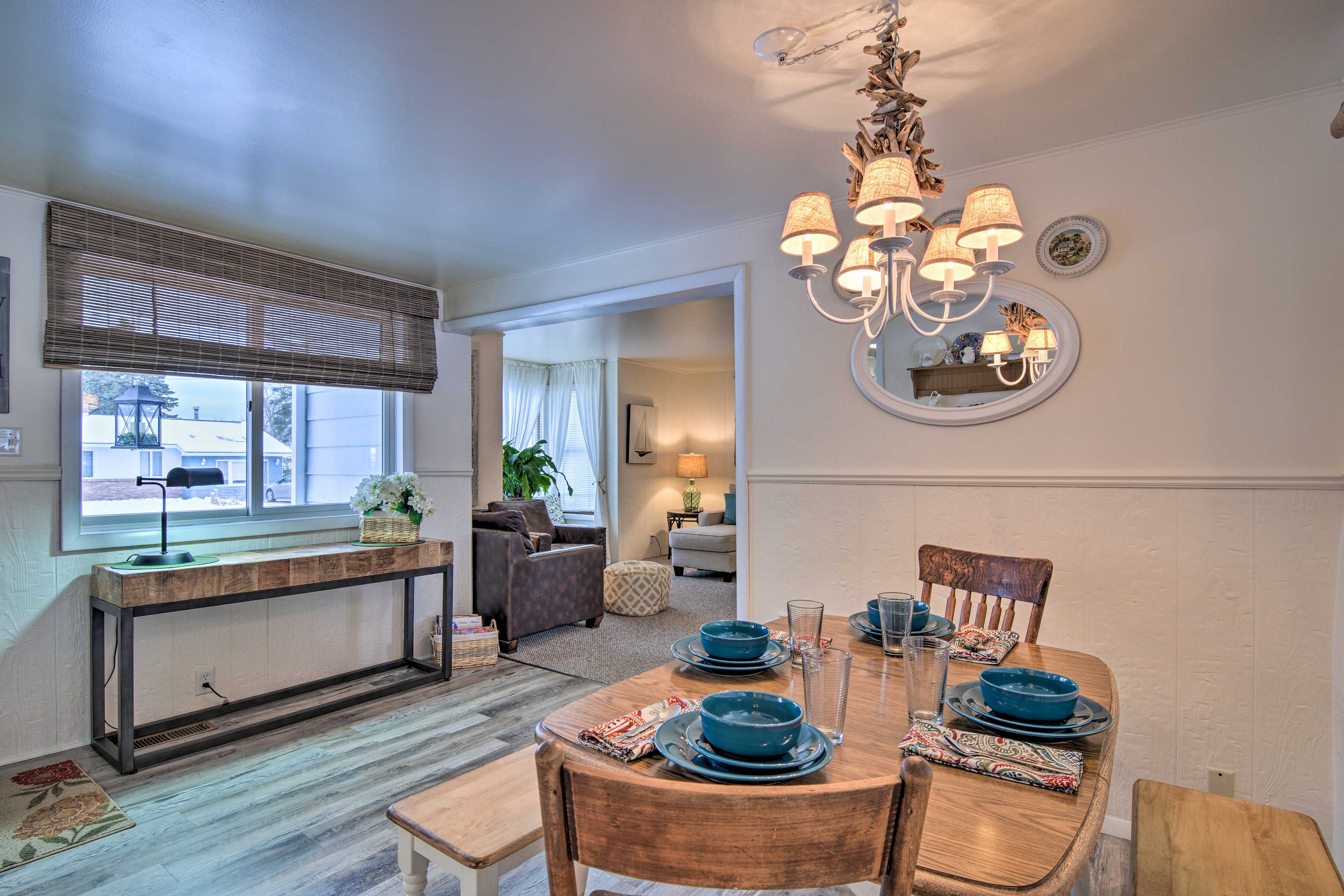 Dining Table | Dishware & Flatware Provided