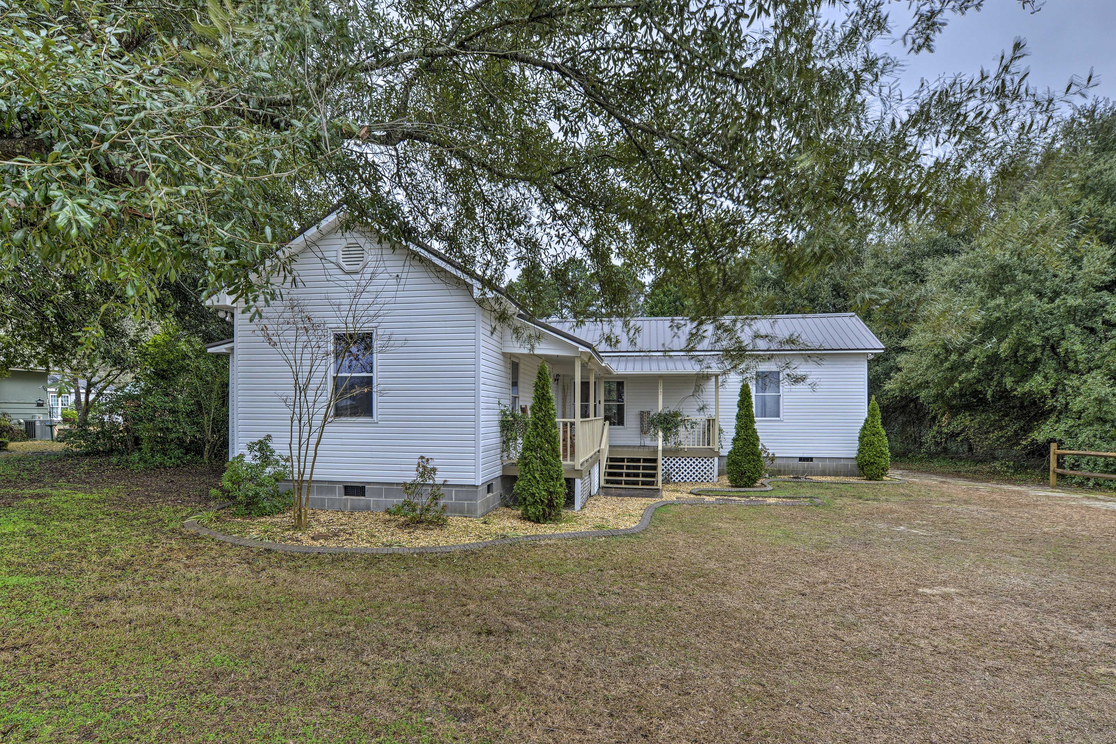 Come visit this 2-bedroom, 2-bathroom home in Southern Pines.