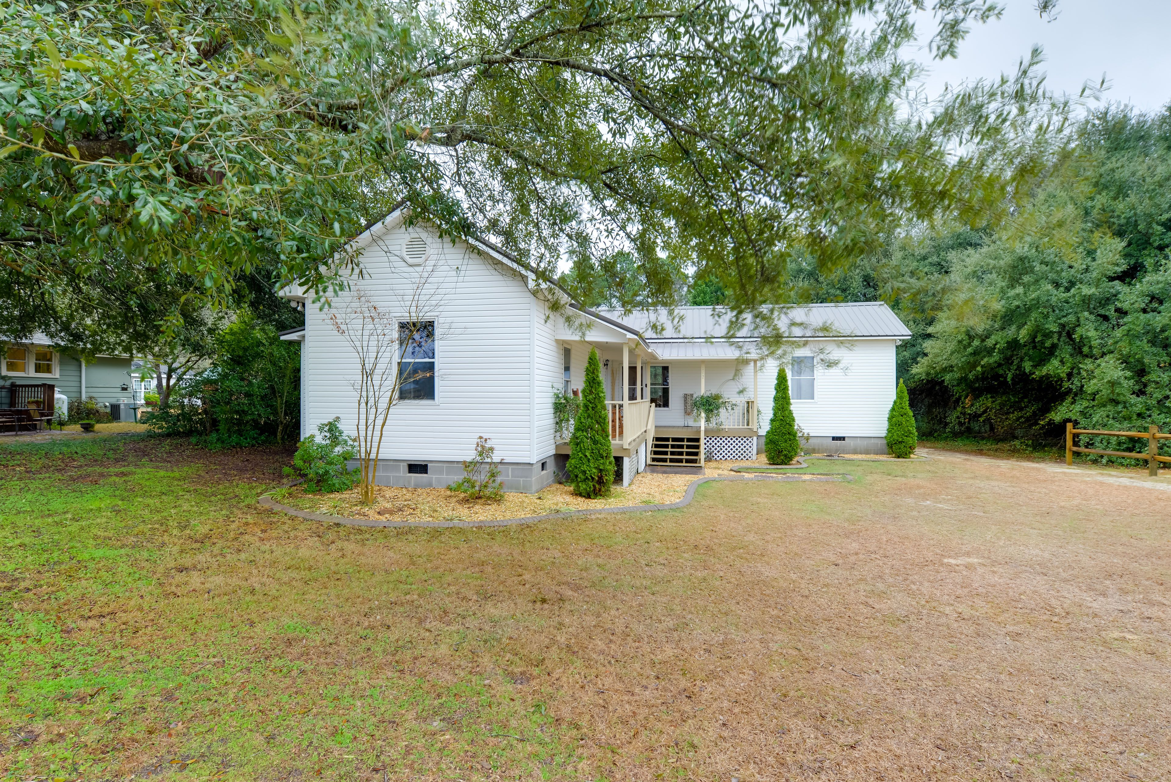 Come visit this 2-bedroom, 2-bathroom home in Southern Pines.