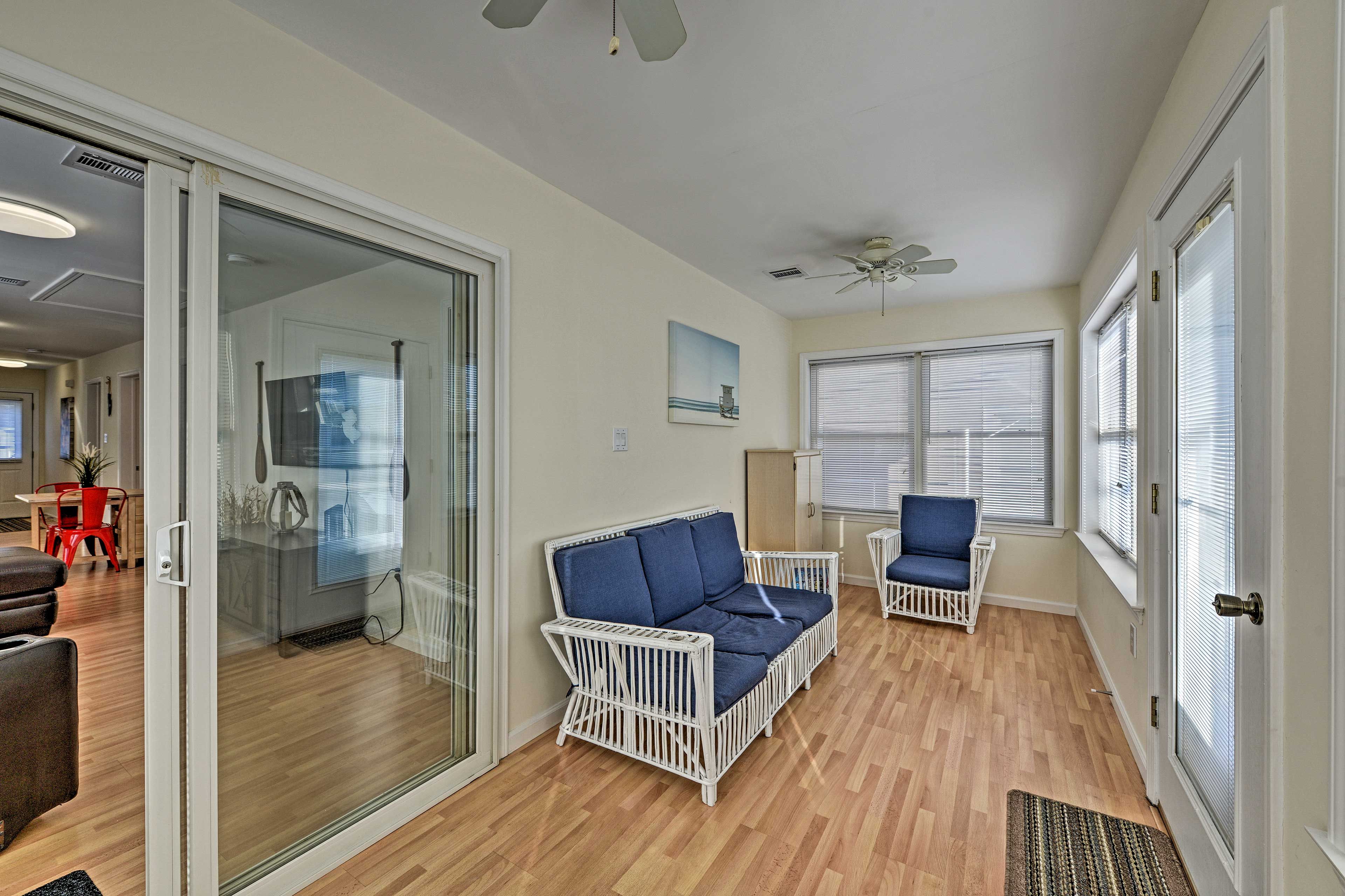 You'll be situated across the street from the beach and famous attractions.