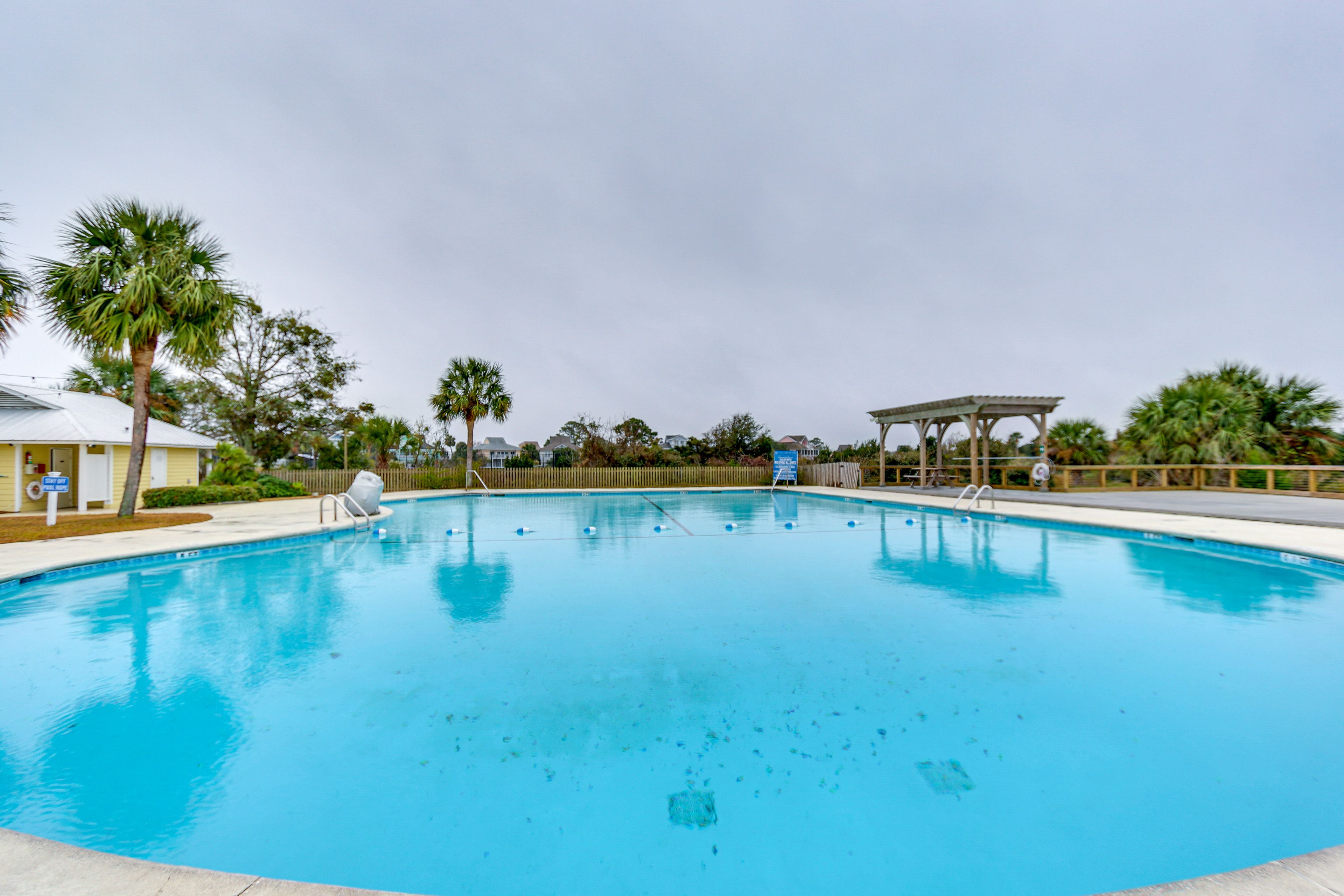 Community Amenities | Pool & Kiddie Pool