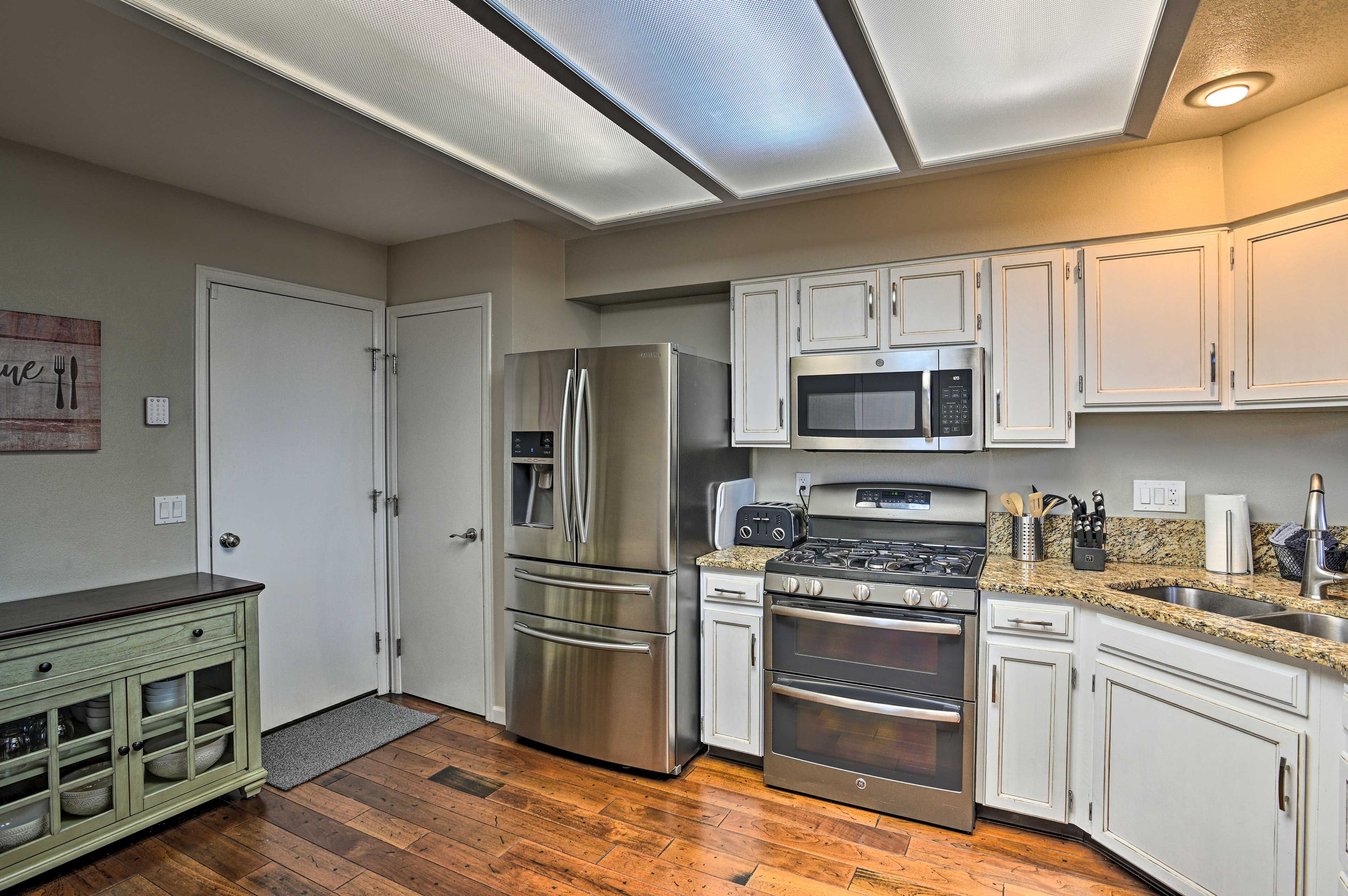 Stainless steel appliances make home cooking fun and easy!