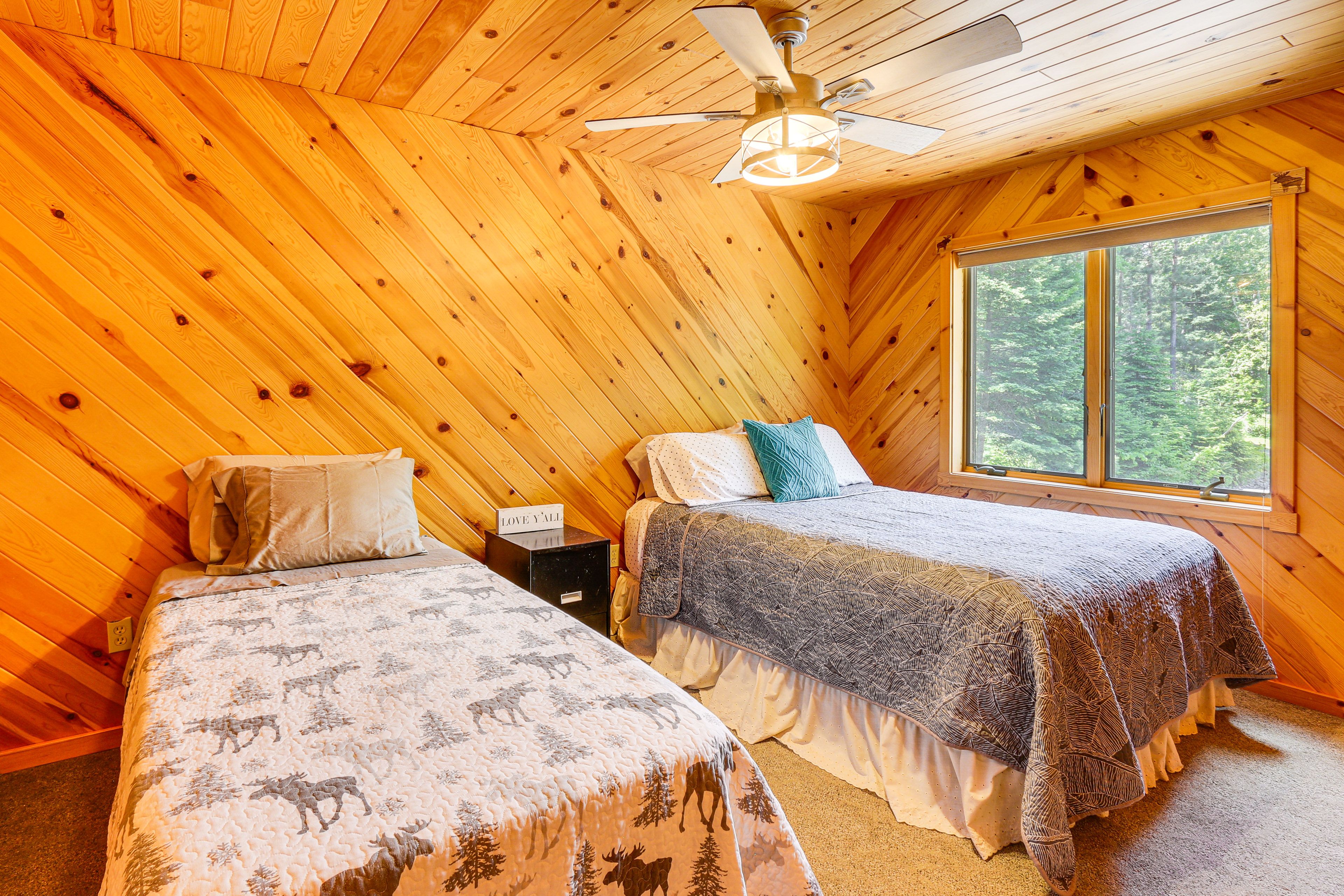 Bedroom 3 | Queen Bed | Twin Bed | 2nd Floor