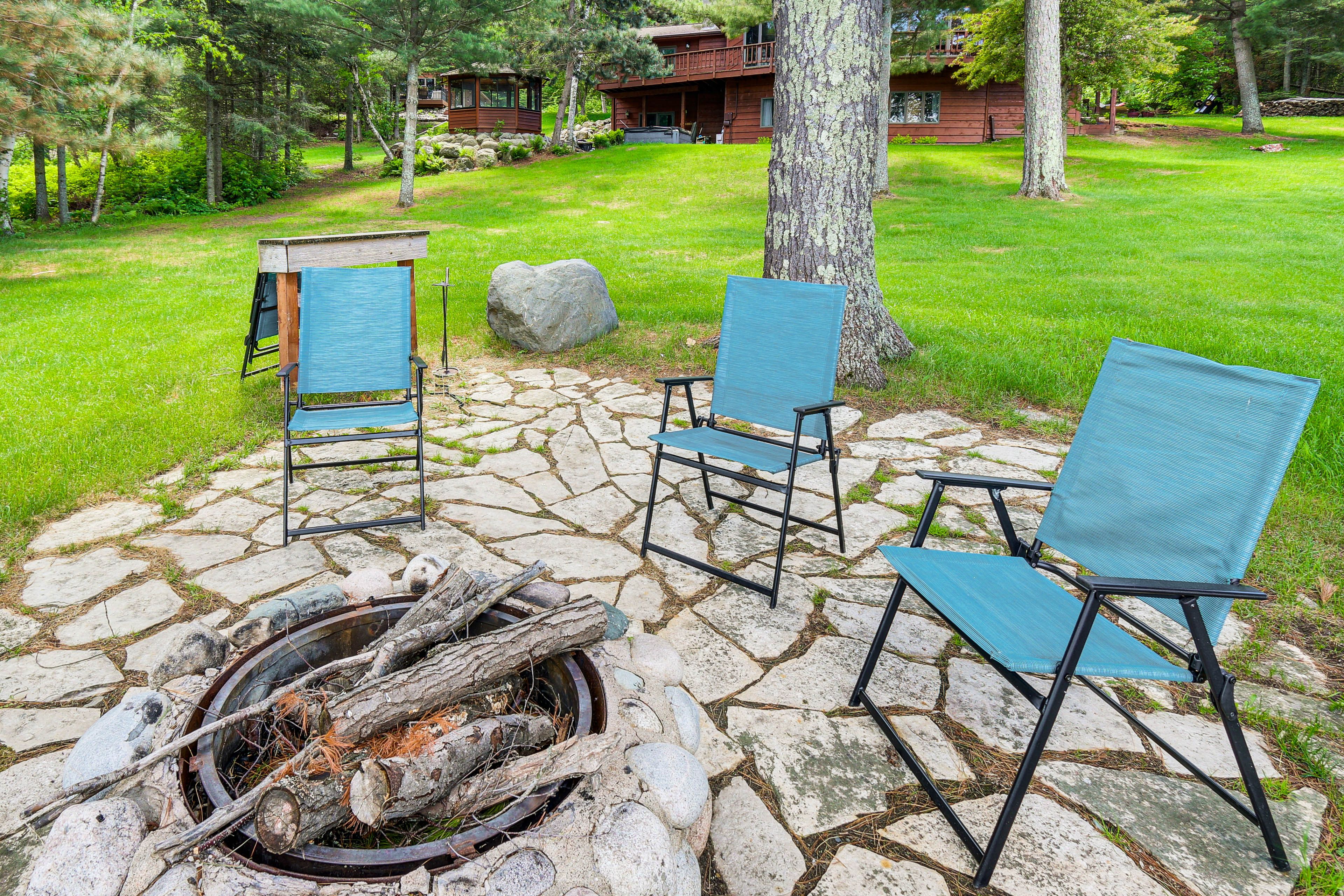 Fire Pit | Outdoor Seating