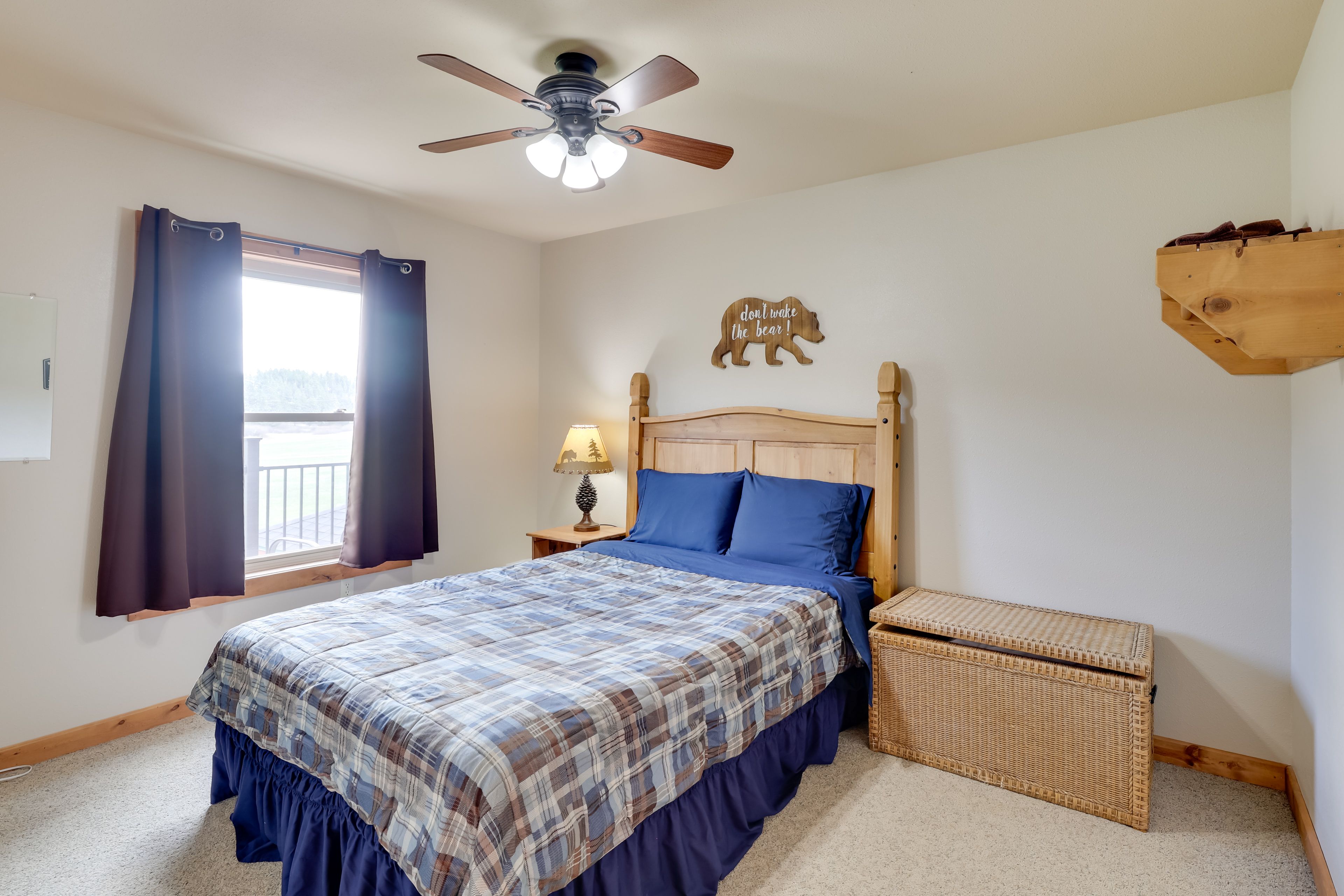 Bedroom 1 | Queen Bed | 1st Floor