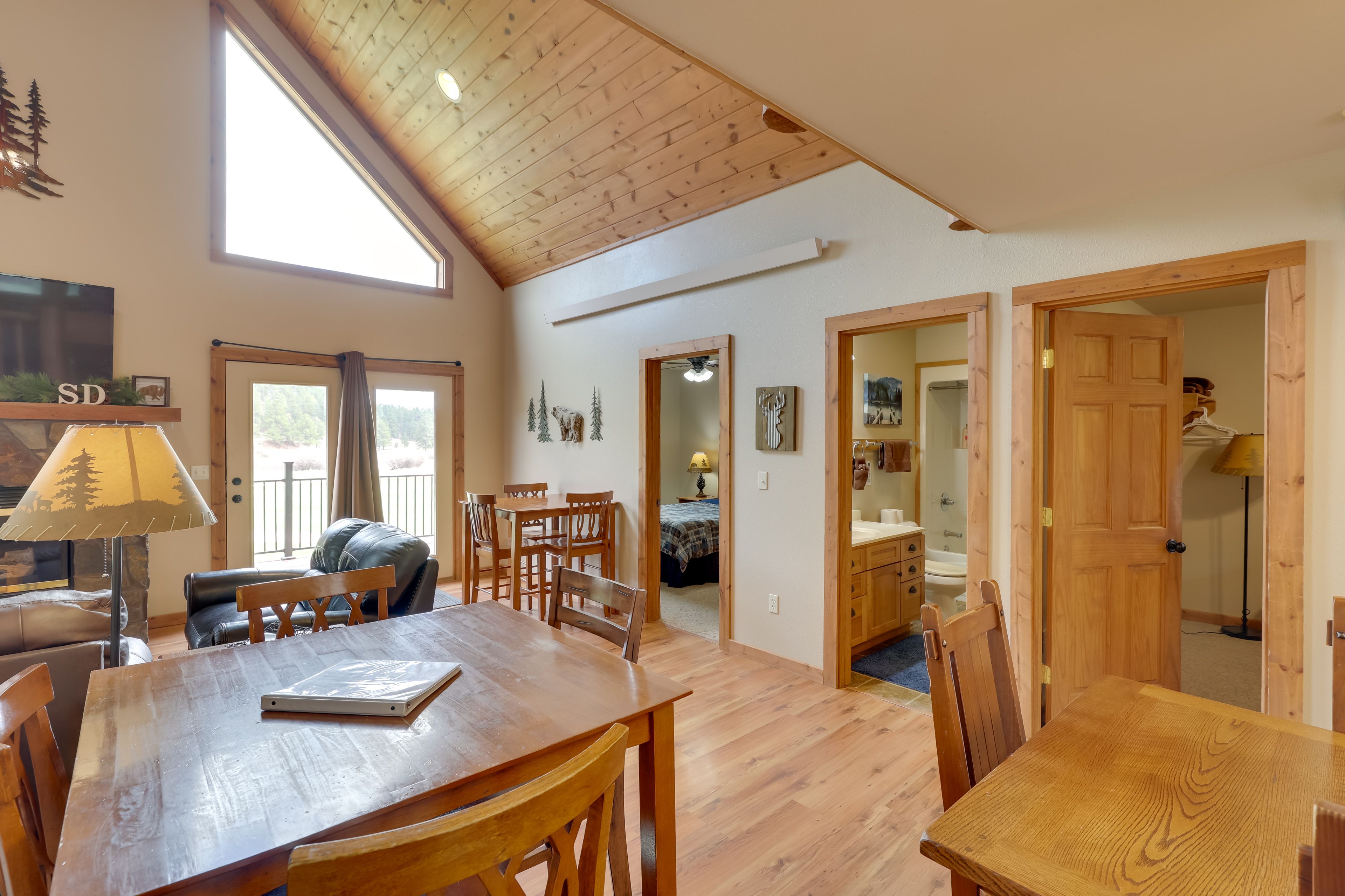Dining Area 2