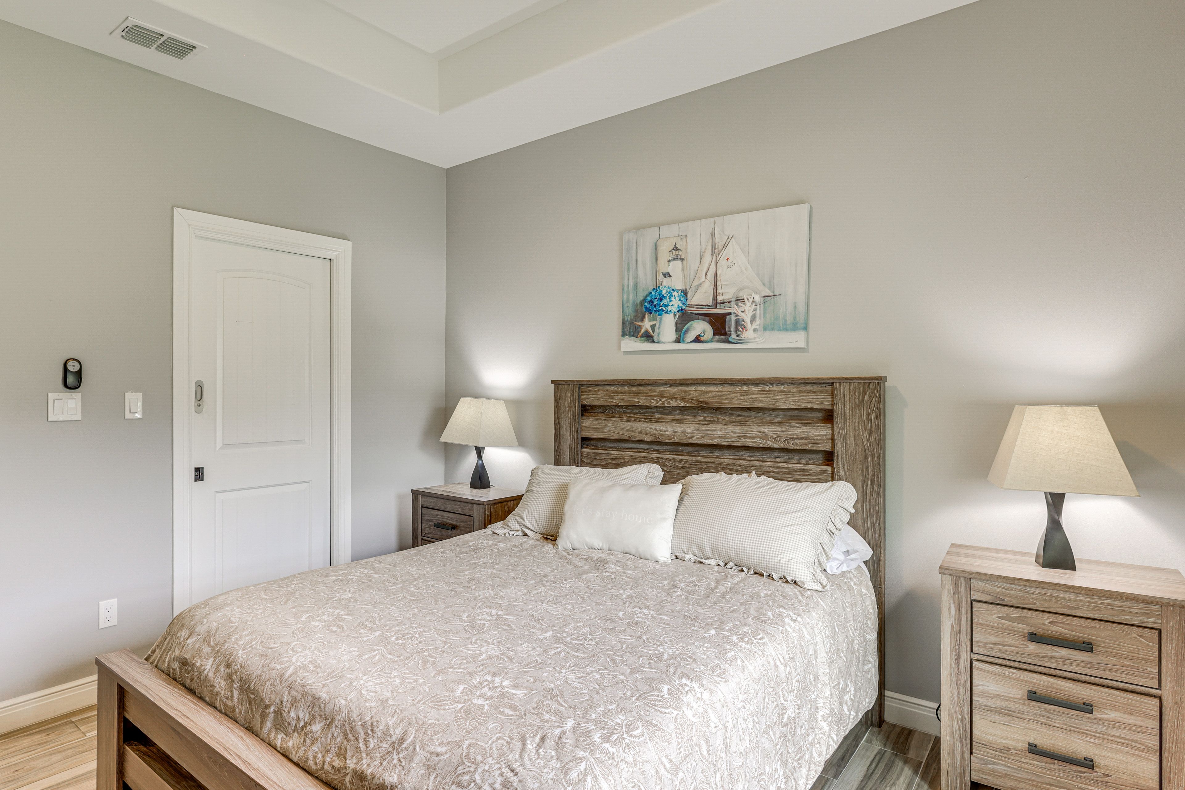 Bedroom 2 | Queen Bed