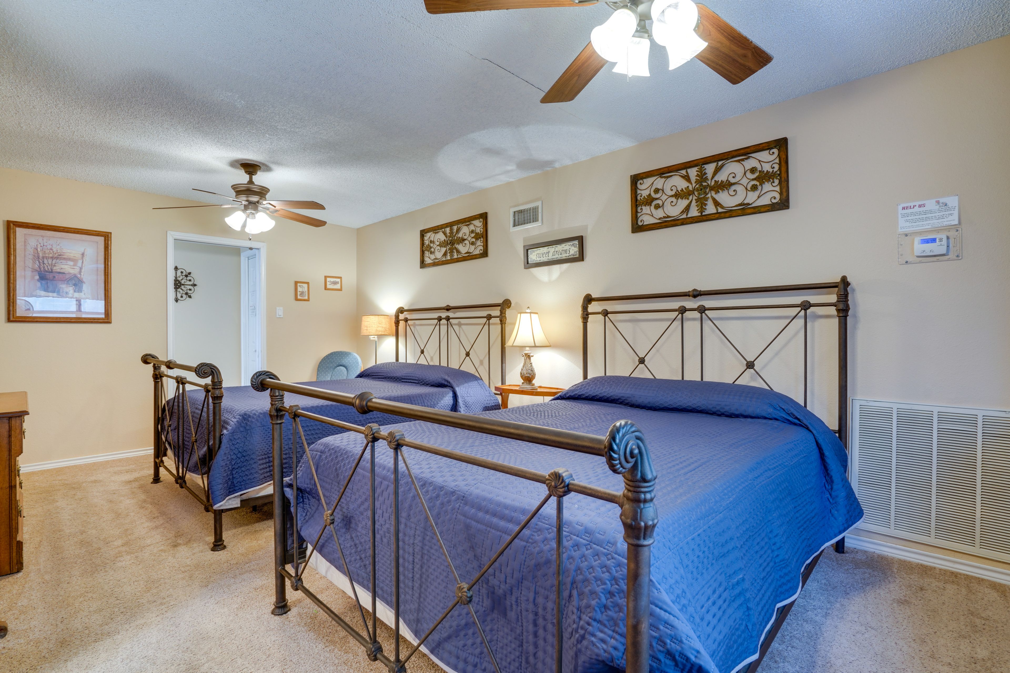 Bedroom 2 | 2 Queen Beds