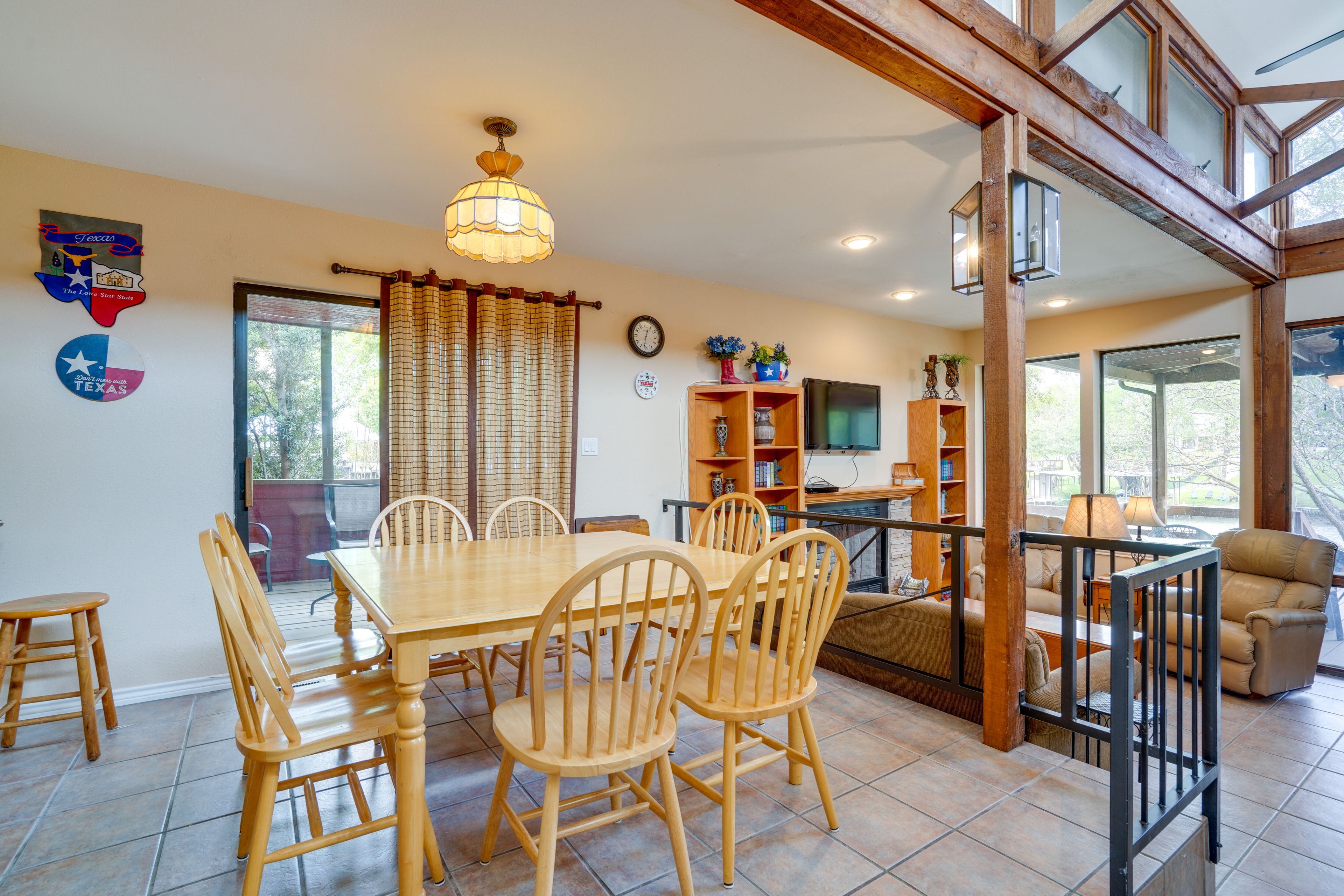 Dining Table | Dishware Provided