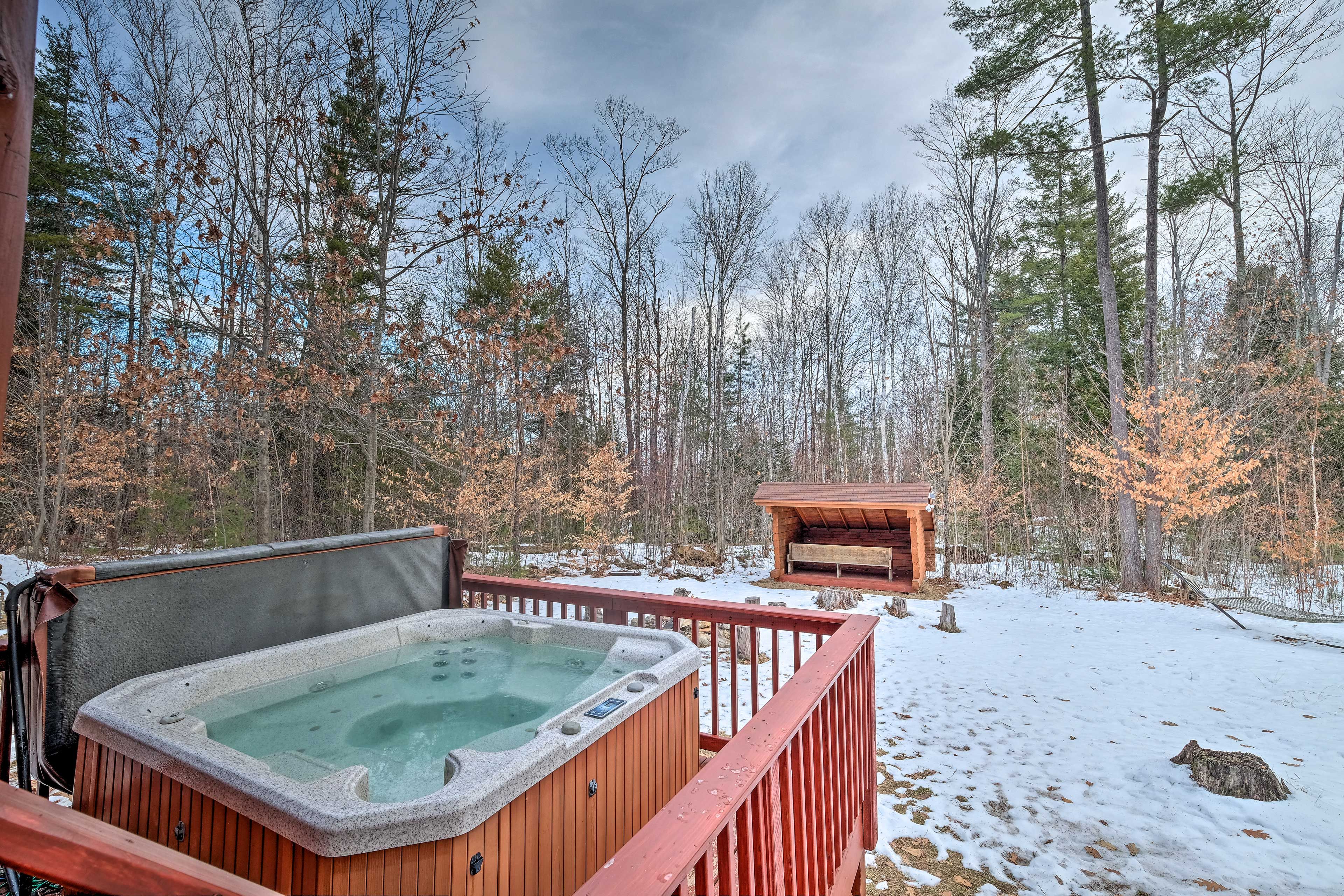 Deck | Hot Tub