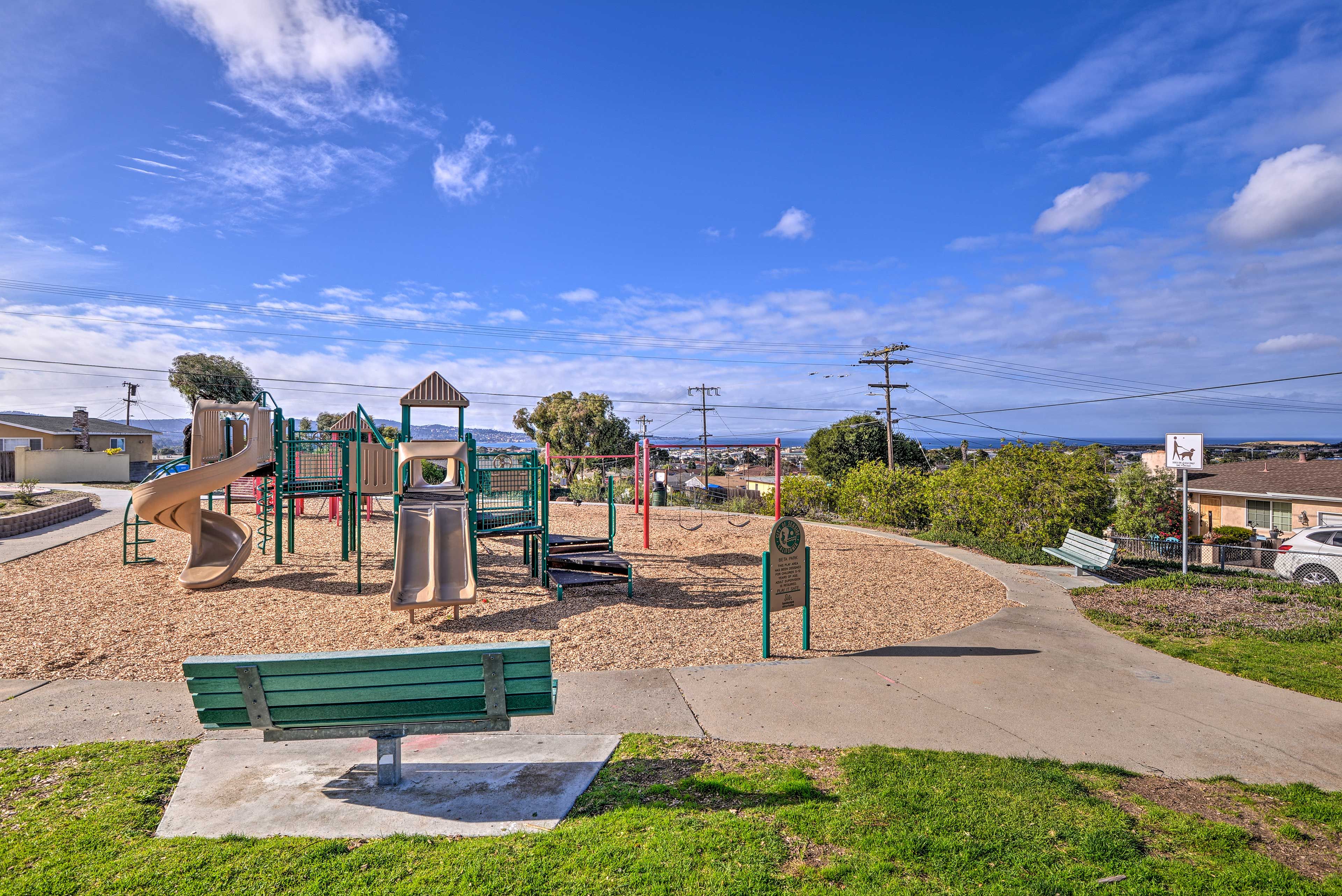 Get ready for a fun-filled vacation to Seaside, California!