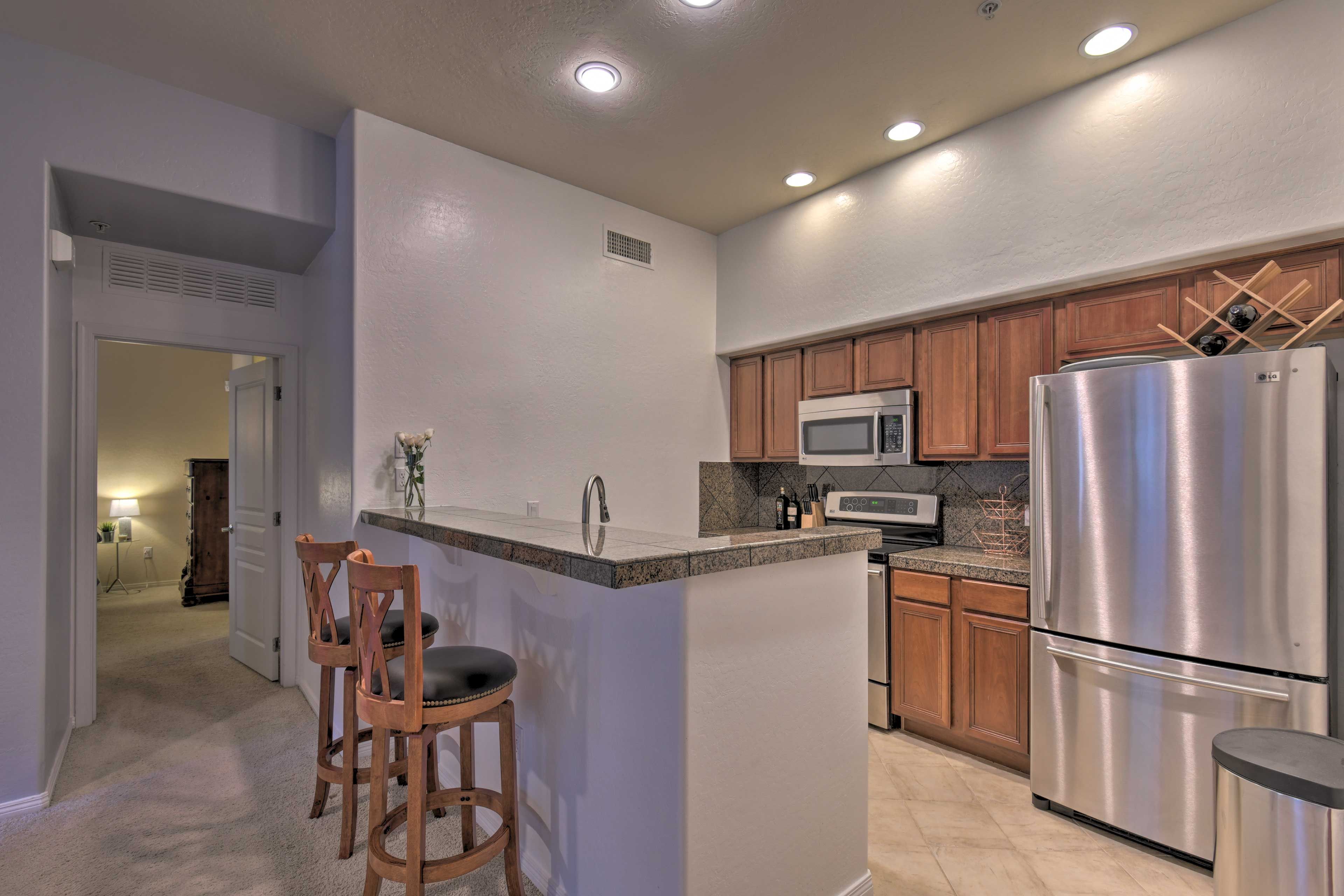 Grab a quick bite to eat at the breakfast bar before heading out for the day.
