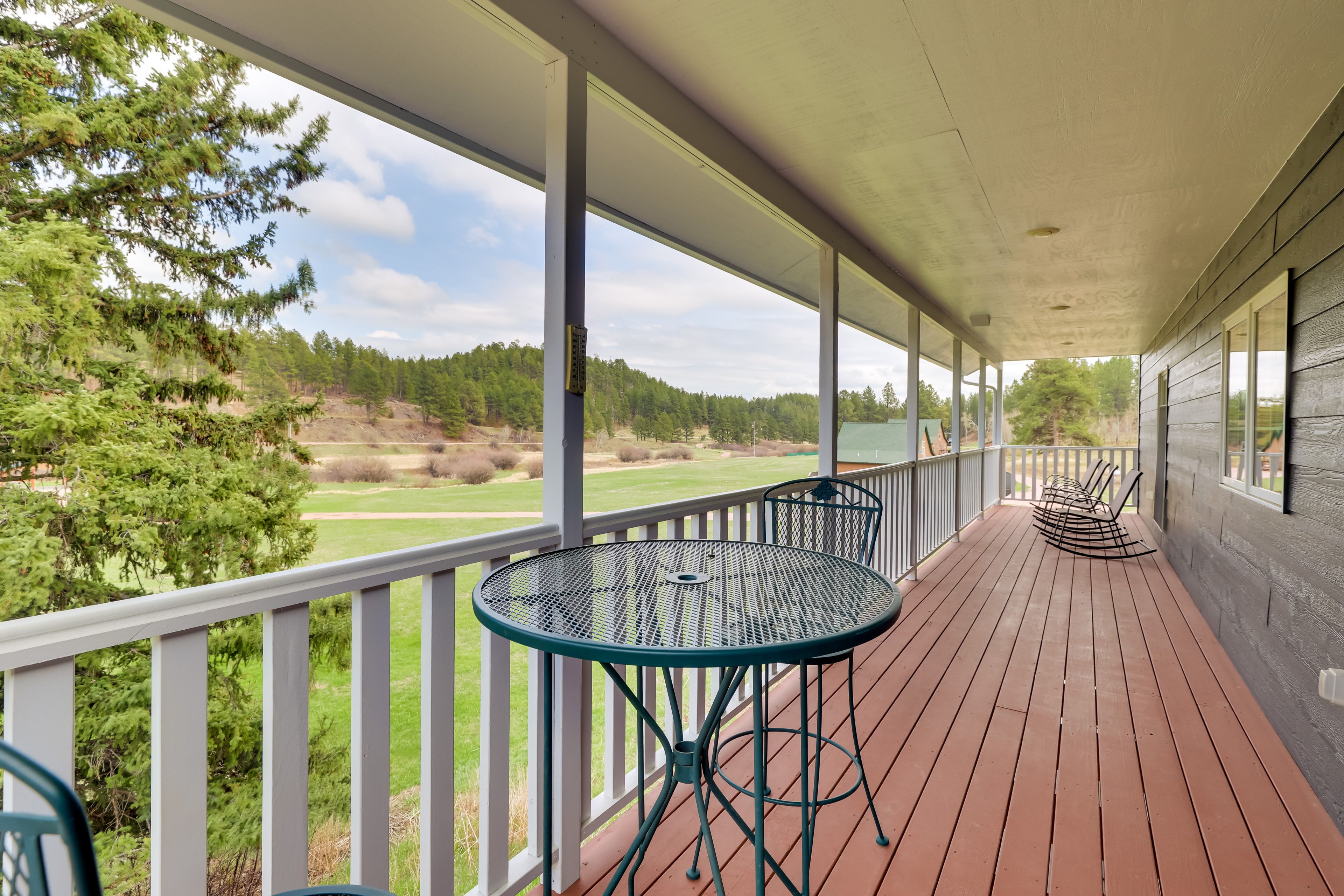 Deck | Outdoor Dining
