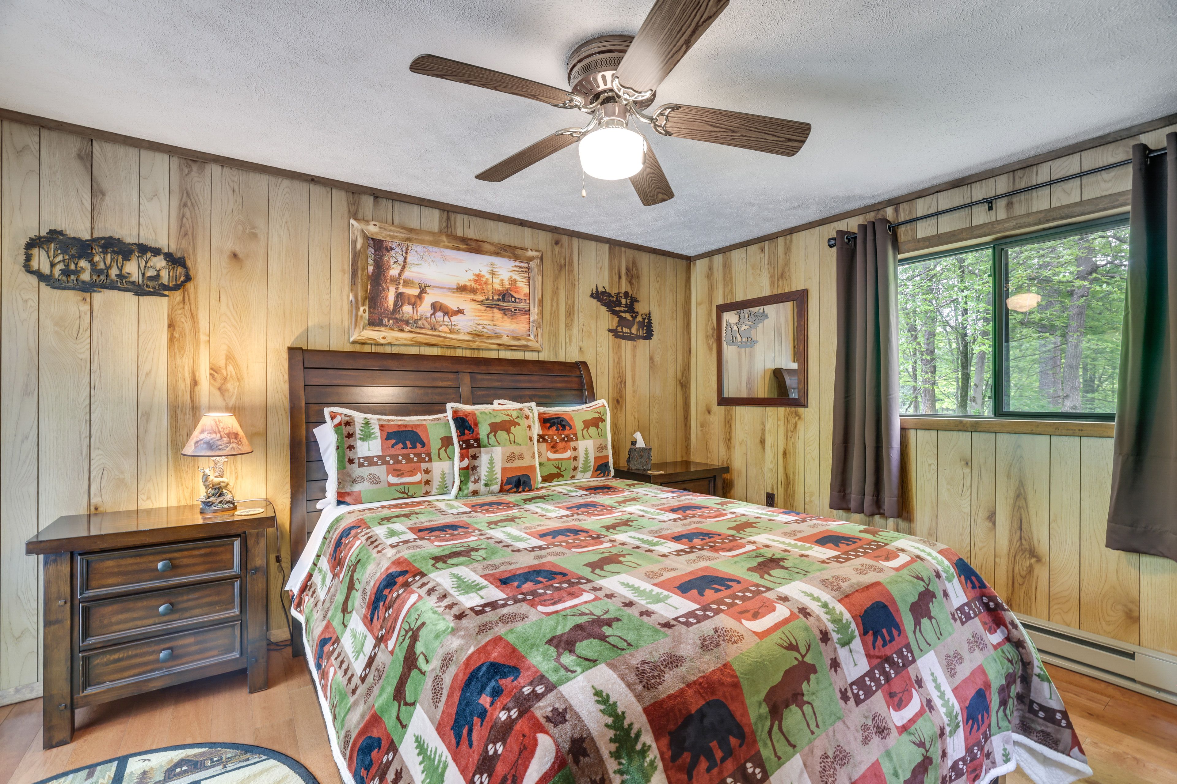 Bedroom 2 | Queen Bed