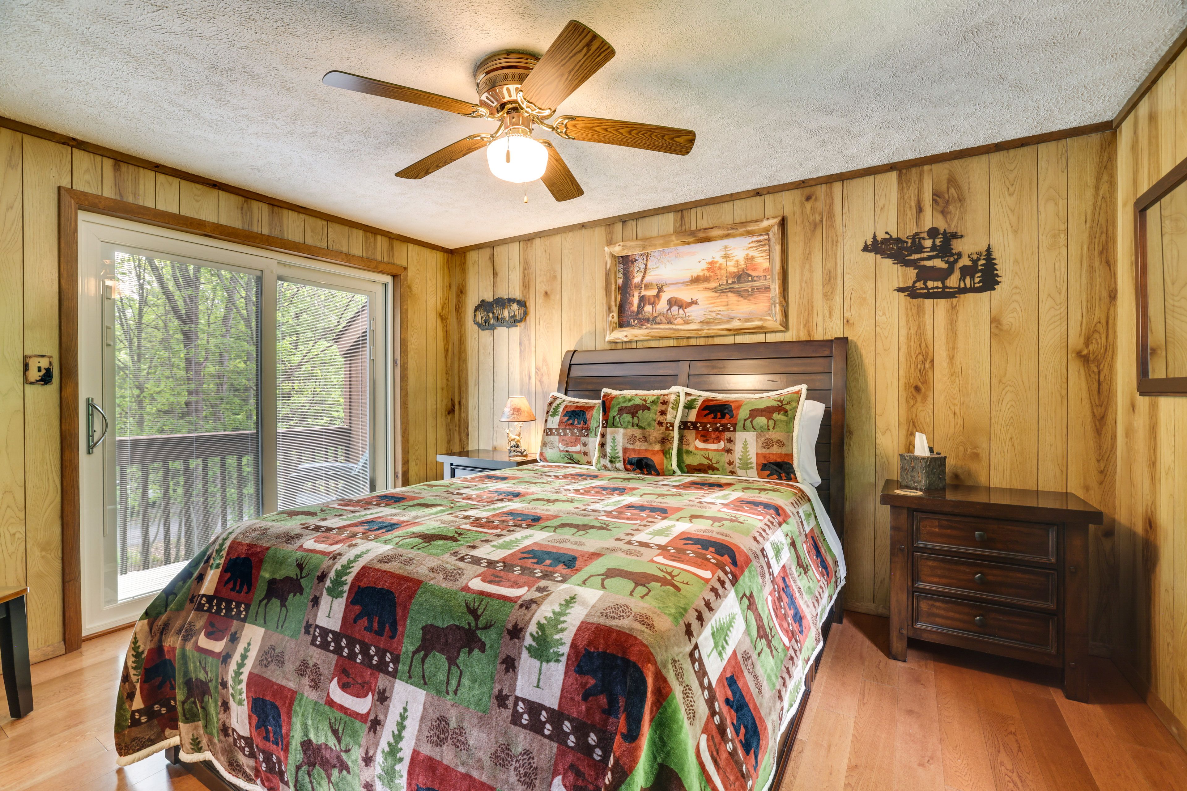 Bedroom 2 | Queen Bed