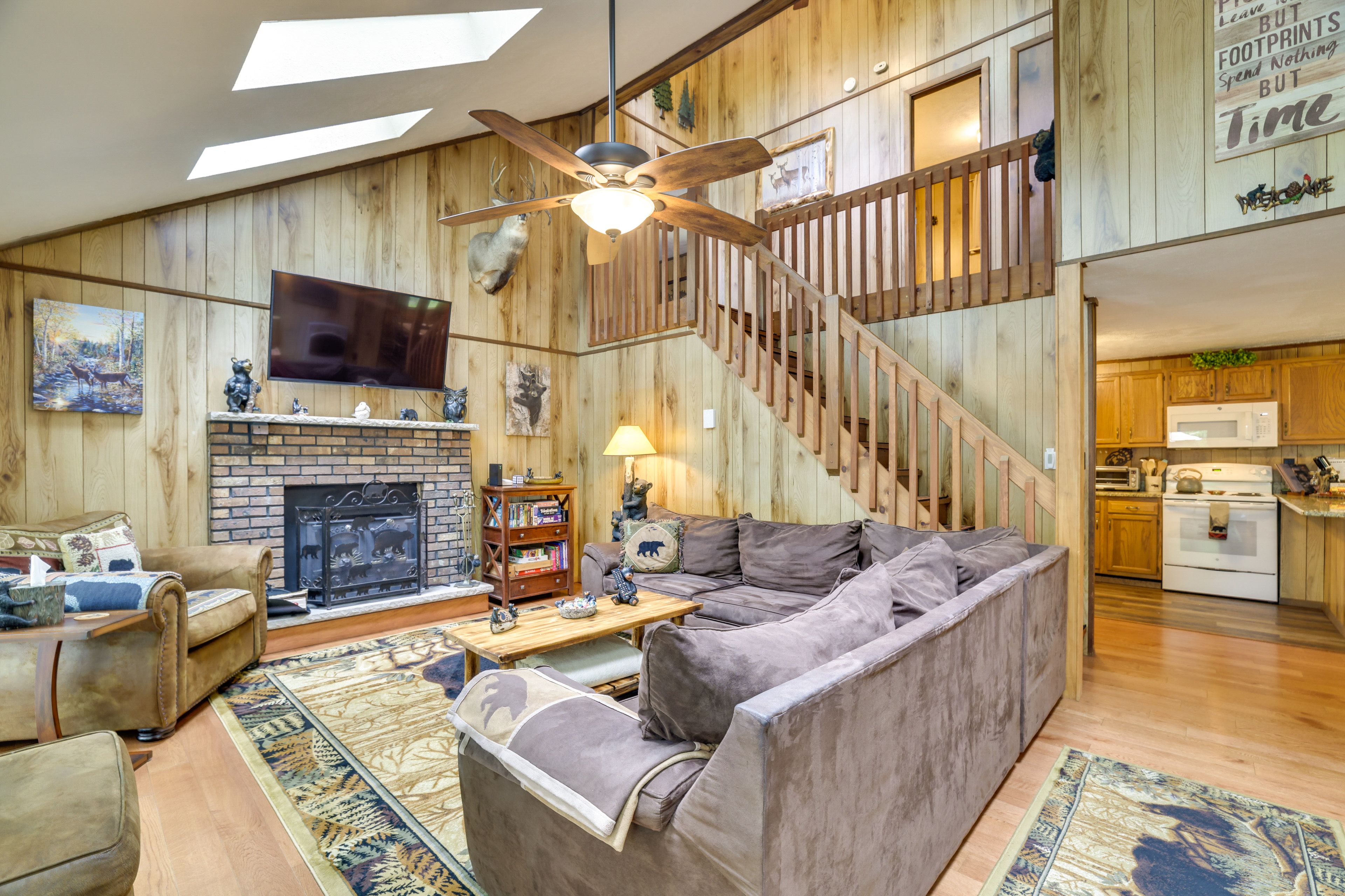 Living Room | Sleeper Sofa | Central A/C & Heating | Free WiFi | Smart TVs