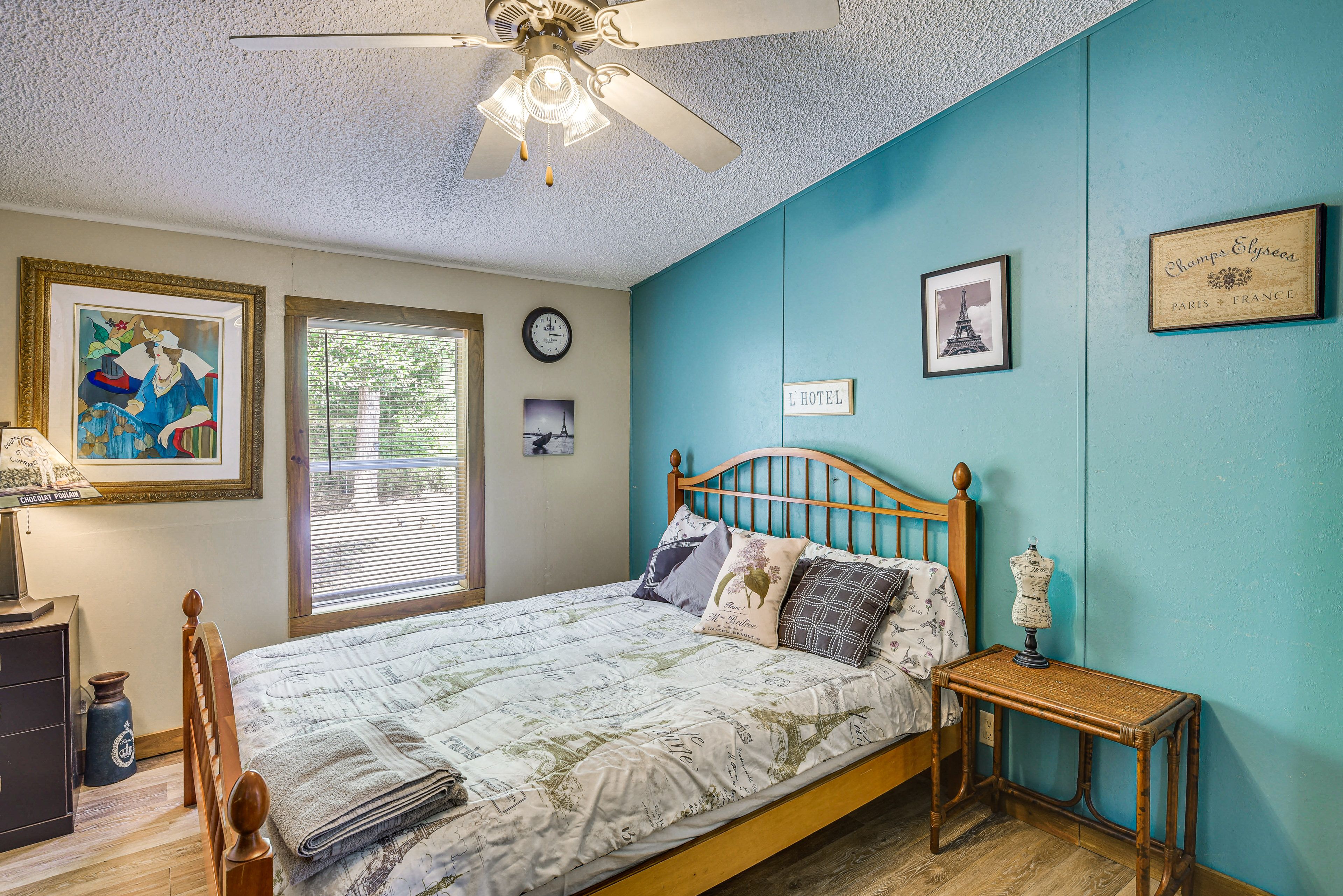 Bedroom 2 | Queen Bed