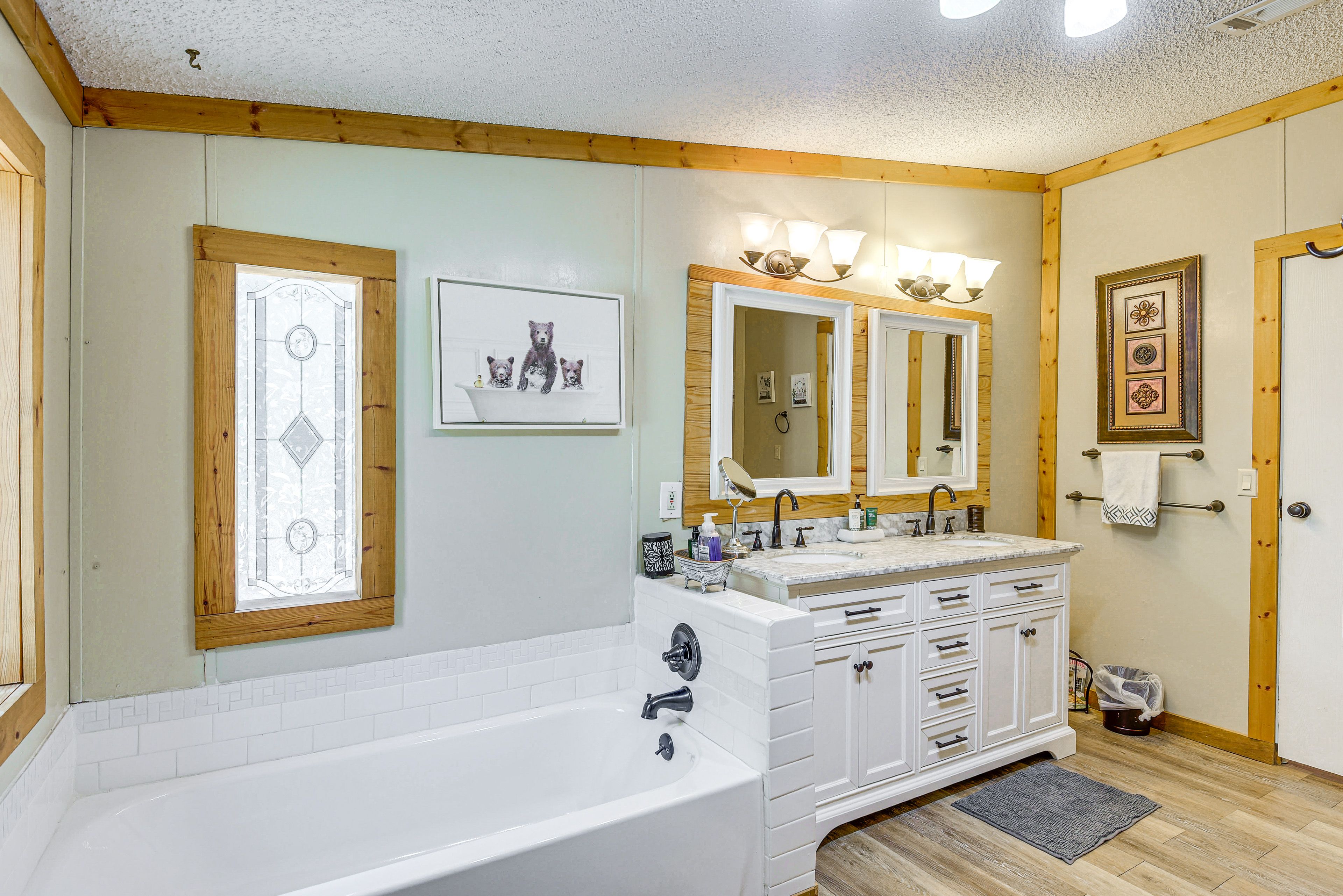 Full Bathroom